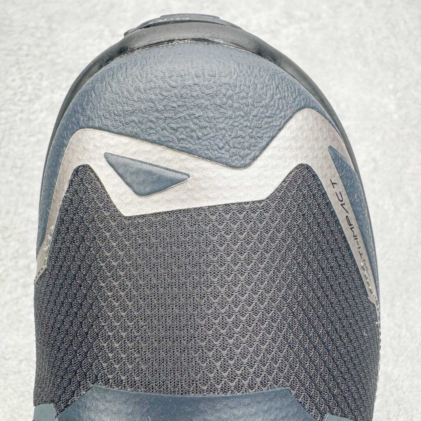 图片[12]-＃K版 凯乐石KAILAS 远征 MAX FLT 运动户外 防滑防水透气 低帮 登山徒步鞋 KAILAS凯乐石品牌是全球三大全系攀登品牌之一，于2003年创立于中国广州，致力于为有攀登梦想的户外运动员及爱好者，研发制造功能性专业装备，满足他们在极限环境下安全舒适的需求，凯乐石专注于科技面料的开发及专业功能设计，产品线覆盖登山、攀岩、徒步、越野跑山、露营、旅行等多项户外运动，通过运动员的测试反馈，不断进化迭代，产品荣获国内外大奖71座，发明专利21个，更突破性的自主研发攀登器械，打造出中国的攀登硬实力。实拍调校N版已经零色差零失真 百分百还原实物色彩所见即所得 不存在货不对板色差等低级问题 选购参考实物拍摄 不混卖不参货 只用心做好货严格选品 承诺混一赔十 尺码：36 36.5 37.5 38 38.5 39 39.5 40 40.5 41 41.5 42 42.5 43 44 44.5 45-选品中心