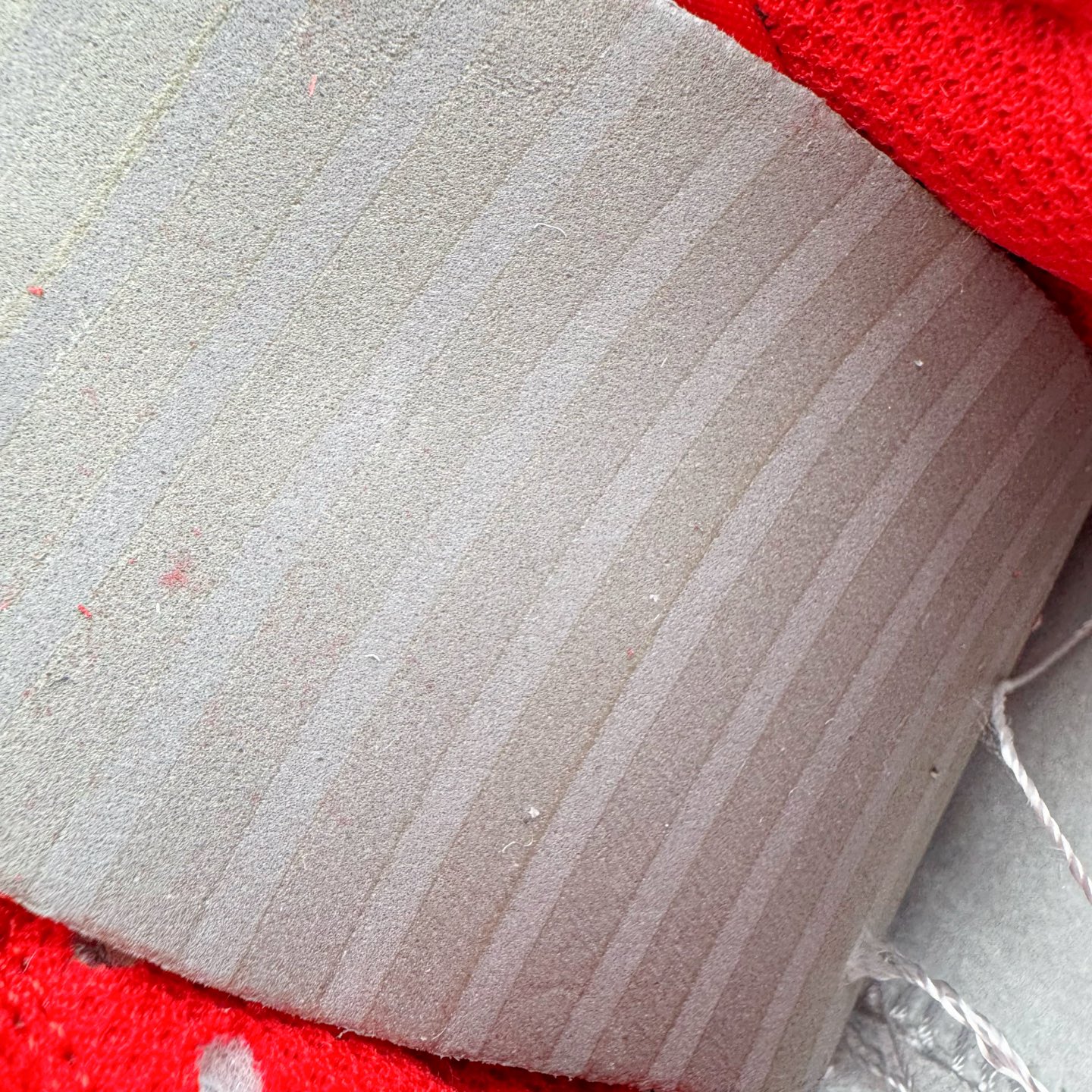 图片[10]-＃YC纯原 NK Dunk Low 白红 DD1873-116 实力大厂出品 新配色陆续开发 利润个位数只为口碑 全套原纸板楦头开发 确保原汁原味 完美呈现DUNK版型 一比一鞋头弧度高度鞋身弧度 此版本只针对中端市场 皮料材质有所更替 其他数据细节工艺流程均保持一致 绝不口嗨 细节品控鞋型随意对比 独家私模官方第六代原厂航空铝磨具打磨大底 鞋头坡度极致还原 无解鞋型 原盒原配 圈内天花板工艺 原厂玻璃冲刀 超高清洁度 全鞋零毛边皮料切割 原厂中底布点胶 中底布拉帮走线遵循公司 尺码：36 36.5 37.5 38 38.5 39 40 40.5 41 42 42.5 43 44 44.5 45 46-选品中心