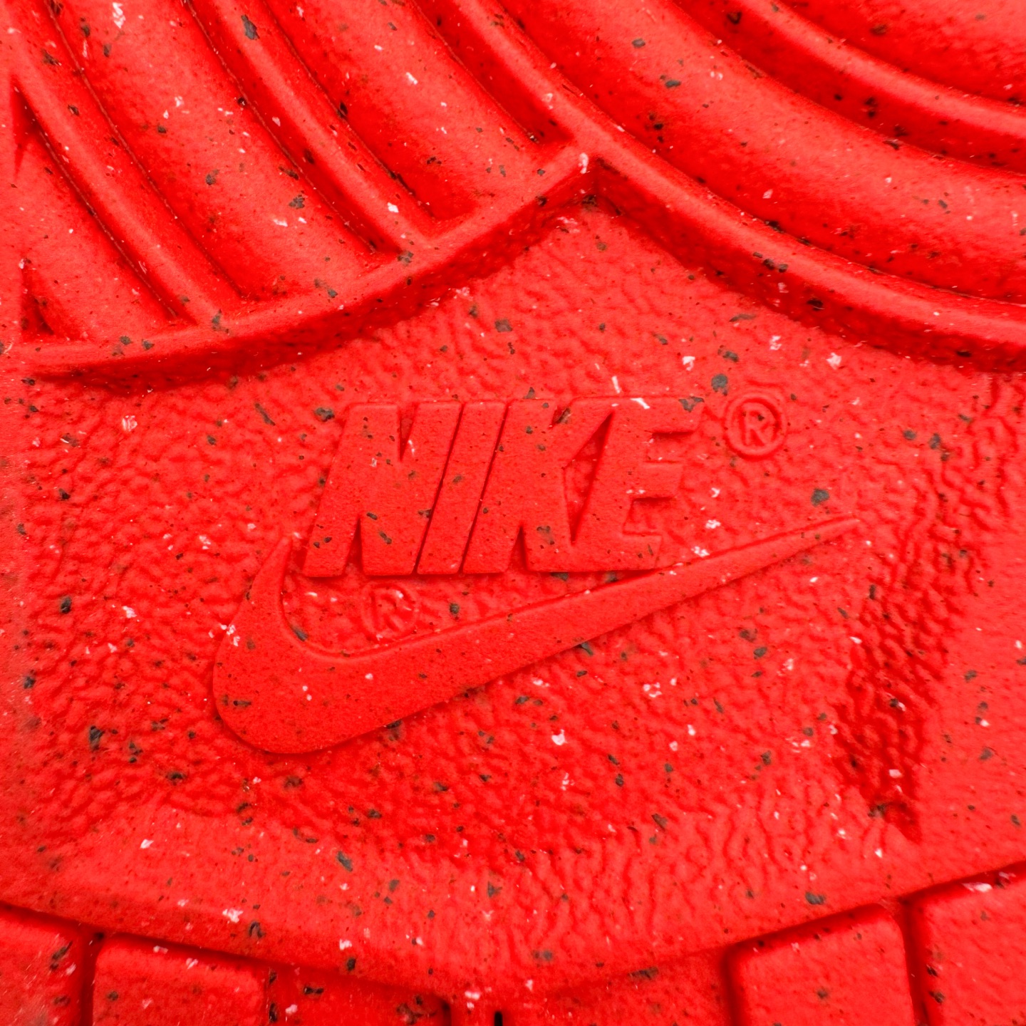 图片[20]-＃YC纯原 NK Dunk Low 白红 DD1873-116 实力大厂出品 新配色陆续开发 利润个位数只为口碑 全套原纸板楦头开发 确保原汁原味 完美呈现DUNK版型 一比一鞋头弧度高度鞋身弧度 此版本只针对中端市场 皮料材质有所更替 其他数据细节工艺流程均保持一致 绝不口嗨 细节品控鞋型随意对比 独家私模官方第六代原厂航空铝磨具打磨大底 鞋头坡度极致还原 无解鞋型 原盒原配 圈内天花板工艺 原厂玻璃冲刀 超高清洁度 全鞋零毛边皮料切割 原厂中底布点胶 中底布拉帮走线遵循公司 尺码：36 36.5 37.5 38 38.5 39 40 40.5 41 42 42.5 43 44 44.5 45 46-选品中心