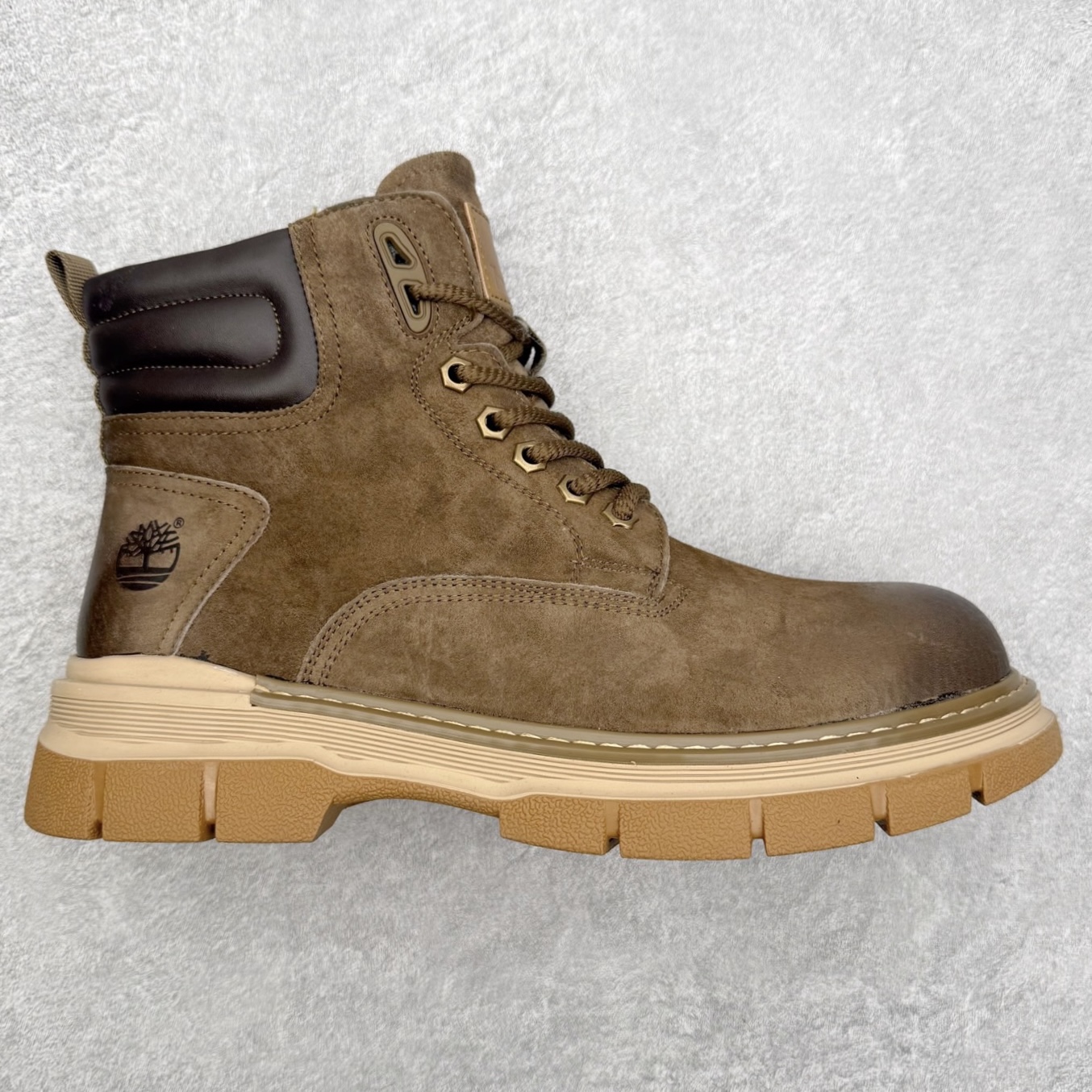 Timberland添柏岚/天伯伦户外中帮休闲大黄靴系列 广东大厂品质 原盒原包装 面料采用意大利🇮🇹顶级磨砂细纹牛皮 搭配防臭防腐真皮乳胶鞋垫 给您完美的穿着体验 质量考究耐穿 型男必备 专治不帅 高品质脚感一流 尺码:38 39 40 41 42 43 44(皮鞋码)-选品中心