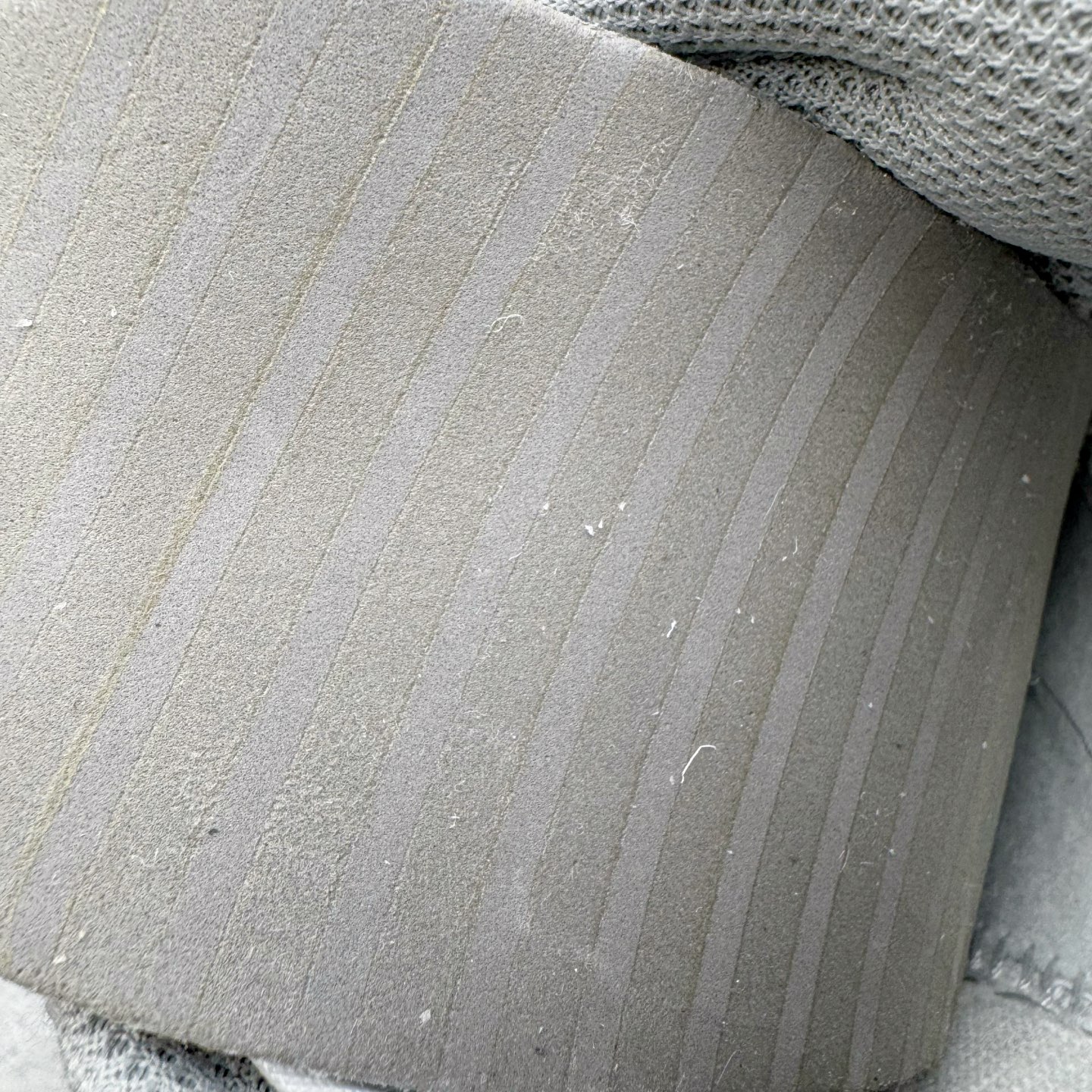 图片[11]-＃YC纯原 NK Dunk Low 永夜星河 DD1873-113 当永夜降临，星河便成了最叛逆的光。此款以银白为底色，泼墨深灰如星屑肆意洒落鞋身，侧身 Swoosh 划出流星轨迹，粗绳鞋带勾勒不羁态度，金属挂饰上弦月与星芒交错——细节里藏着一整个宇宙的奥秘。定制系列天花板 无原鞋不开发 全系列得物原鞋一比一校对开发 配色持续更新中 终端对接 优势输出 全套原厂楦头原纸板数据档案倾力打造 原汁原味莞产 极致还原 圈内最强针车工艺 高端零售指定版 广东原厂配套原盒原标 鞋盒分三个尺码段 原厂冲刀 超高清洁度 全鞋零毛边皮料切割 采用原厂百宏鞋带以及原厂百宏织唛舌标 内标可供原厂几率过验 进口原装条纹中底布 四线拉帮白色点胶 原厂拉帮手法遵循公司 原厂电绣 极致还原 SIZE 40 40.5 41 42 42.5 43 44 44.5 45 46-选品中心