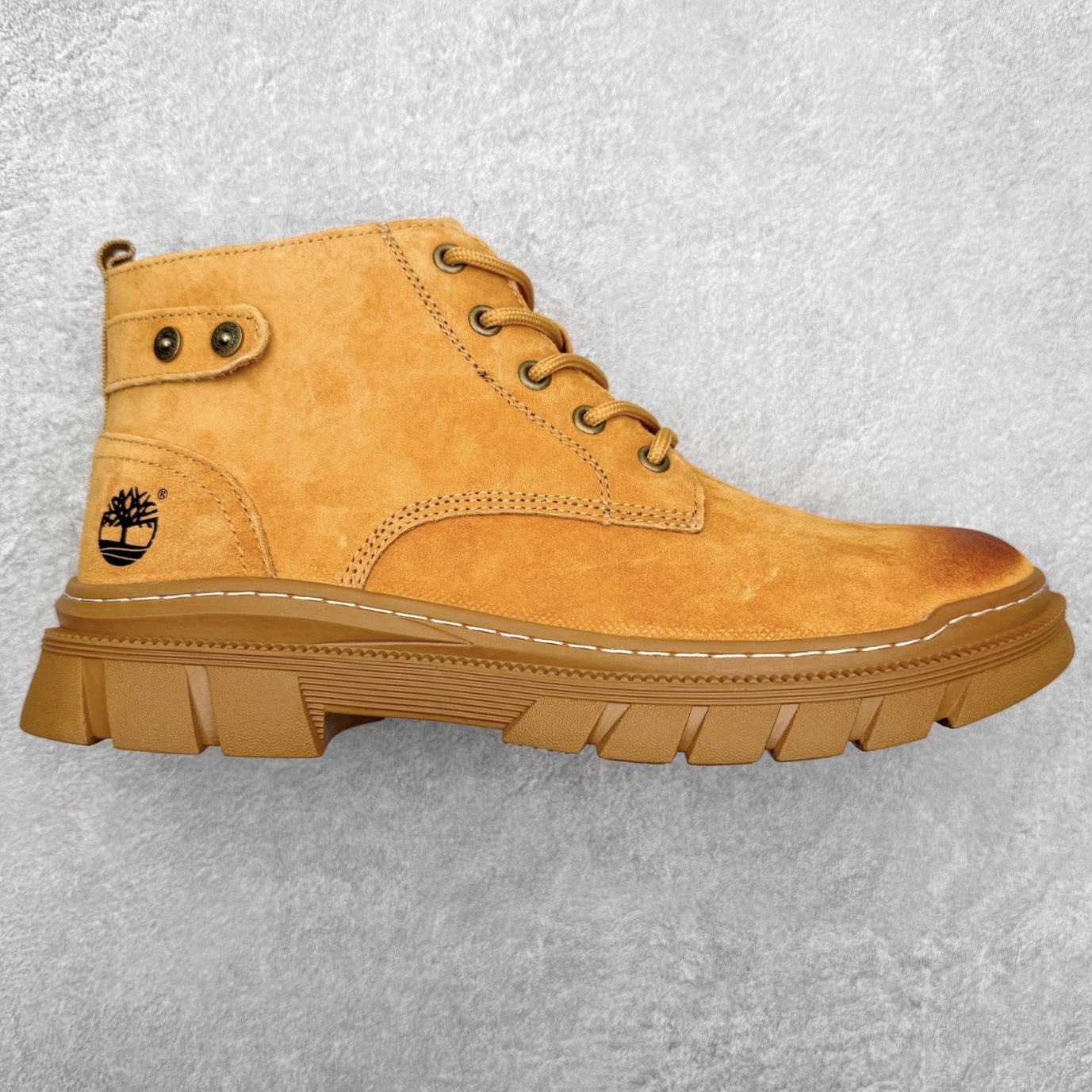 Timberland 添柏岚/天伯伦 25秋冬新款 经典户外休闲大黄靴 广东大厂品质 原盒原包装 面料采用意大利🇮🇹顶级磨砂细纹牛皮搭配防臭防腐真皮乳胶鞋垫给您完美的穿着体验 质量考究耐穿型男必备 专治不帅 高品质脚感一流 尺码：35 36 37 38 39 40 41 42 43 44 (标准码)-选品中心