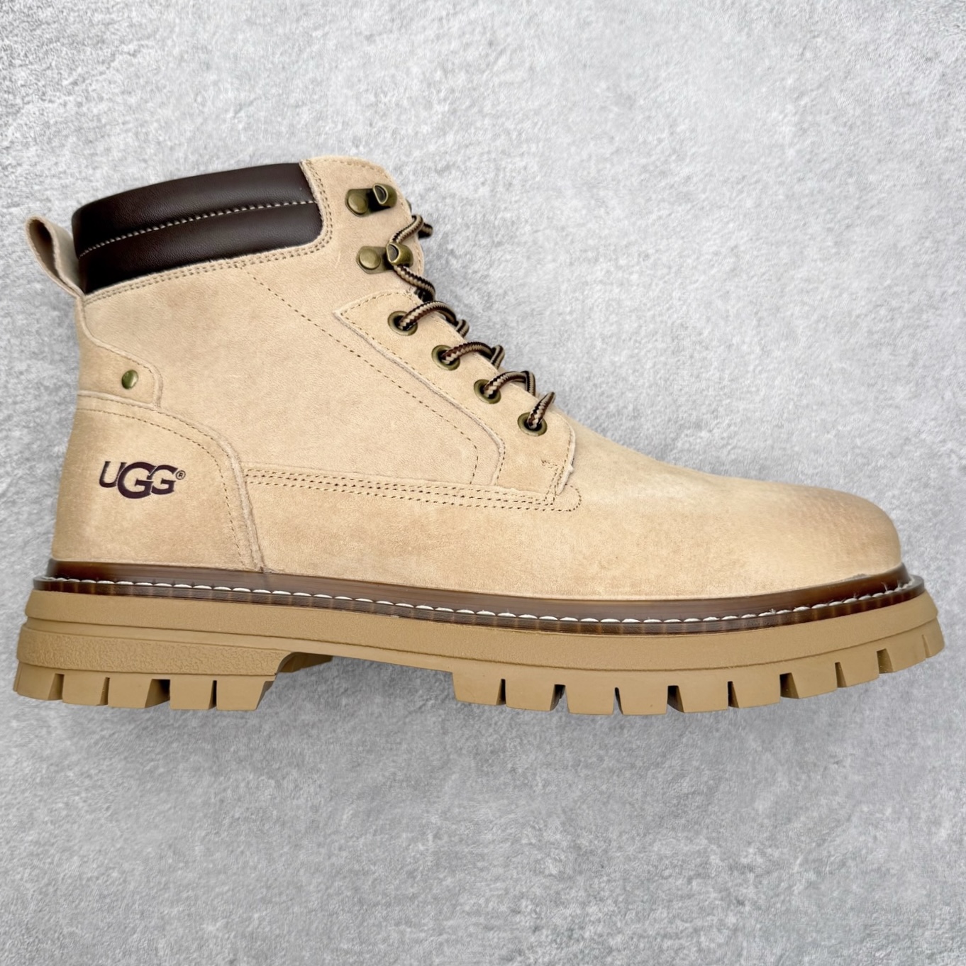 UGG Tasman Weather Hybrid 塔斯曼混合系列户外中帮休闲马丁靴雪地靴UGG秋冬新品 秋冬必备（内里加绒保暖🔥）时尚休闲马丁靴雪地靴系列 代购专供品质 面料采用进口头层牛皮材质 鞋内里采用🔥毛茸一体内里保暖锁热。外置防滑橡胶大底 系带设计 穿脱十分方便 采用TPU模压定型真皮鞋面材质#科技外底防滑,耐磨性和良好的弹性！尺码：39-44-选品中心