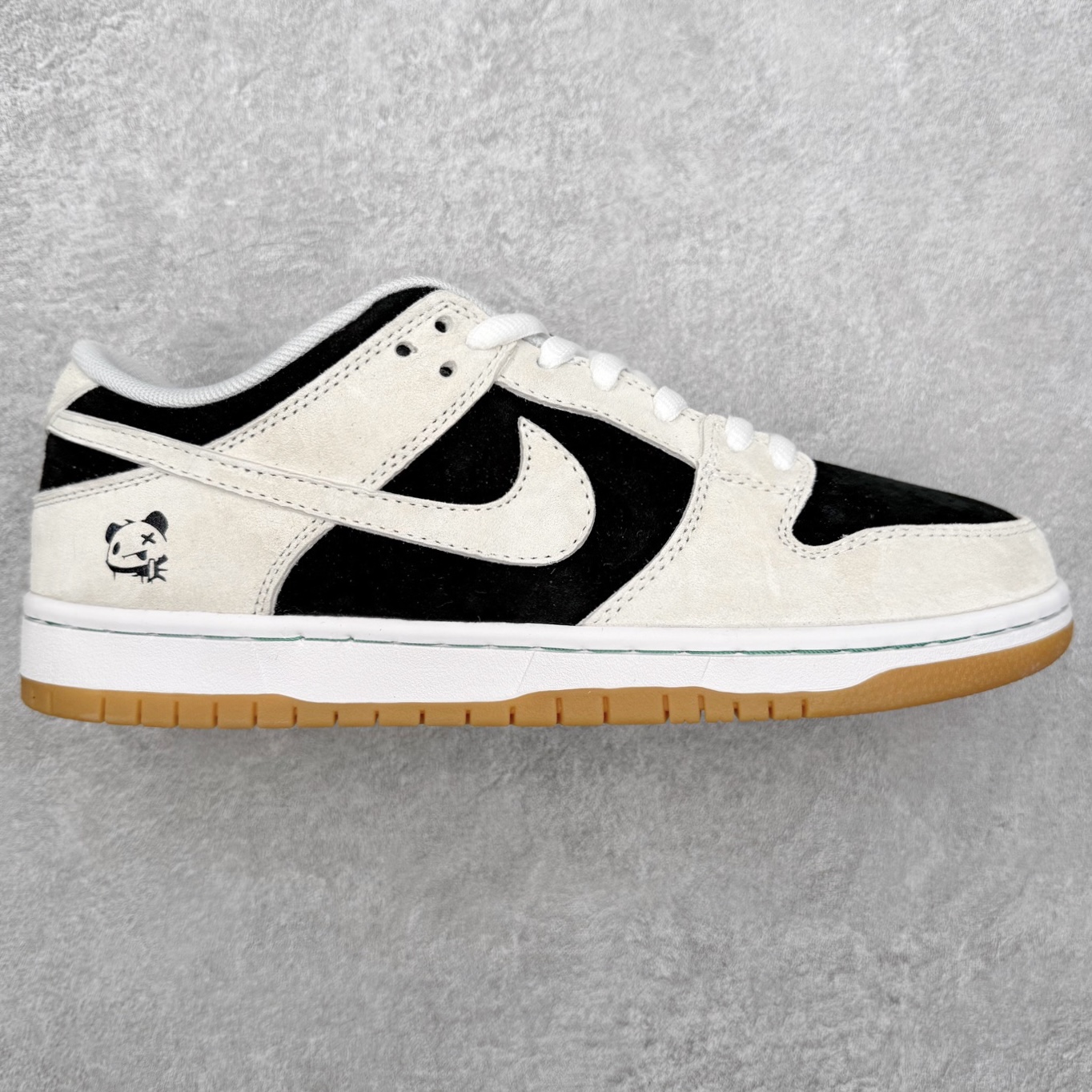 ＃F版 NK SB Dunk Low HF3704-001 极限压缩利润空间 超乎所想的高性价比 用料绝不含糊 原盒原配 正确耐磨橡胶大底 超高清洁度 全鞋零毛边皮料切割 全套原楦原模倾力打造完美版型 尺码：36 36.5 37.5 38 38.5 39 40 40.5 41 42 42.5 43 44 44.5 45 46 47.5-选品中心