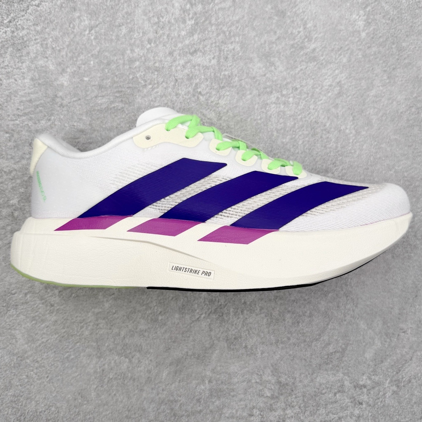 AD Adizero EVO SL 马拉松竞速专业跑鞋 JS4456 CELERMESH针织网面非常轻薄 纤维间的缝隙很大 可以保证跑步时的透气、排汗效果 鞋舌直接与两侧的内衬和鞋底连接在一起 在跑步过程中不会被鞋舌的左右移动所困扰 在标准鞋带孔的基础上再拓宽一组鞋带孔 适合不同脚型的需求 突破性 EnergyRods 技术，有助于跑者实现更好的成绩 中底独特的LIGHTSTRIKE PRO泡棉材质 微弹感觉在跑步过程中给予了良好的支撑体验 对于顶级精英和高水平进阶跑者来说 ADIOS PRO是一双值得信赖的竞速比赛用鞋 尺码：36 36.5 37.5 38 38.5 39 40 40.5 41 42 42.5 43 44 44.5 45-选品中心