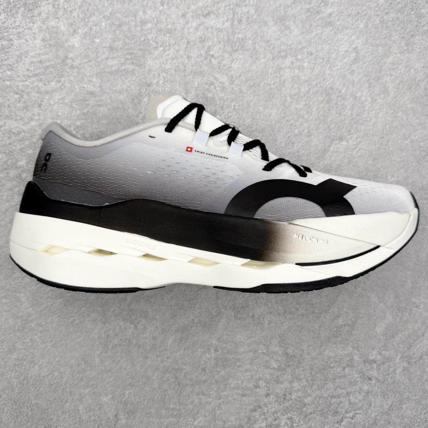 锐步Reebok Premier Road Ultra LTD 总理路跑系列低帮复古百搭休闲运动慢跑鞋 从健身到街头，从不循规蹈矩的国际运动品牌Reebok锐步，以“Life Is Not a Spectator Sport”的宣言，不断将先锋ICON带给年轻一代—继承先锋的健身DNA与深厚的街头文化沉淀，锐步鼓励所有人突破自我极限，拥抱未知、健身和例外的生活方式，以坚定的自我态度拥抱属于自己的未来。尺码：36 36.5 37.5 38 38.5 39 40 40.5 41 42 42.5 43 44 44.5 45-选品中心