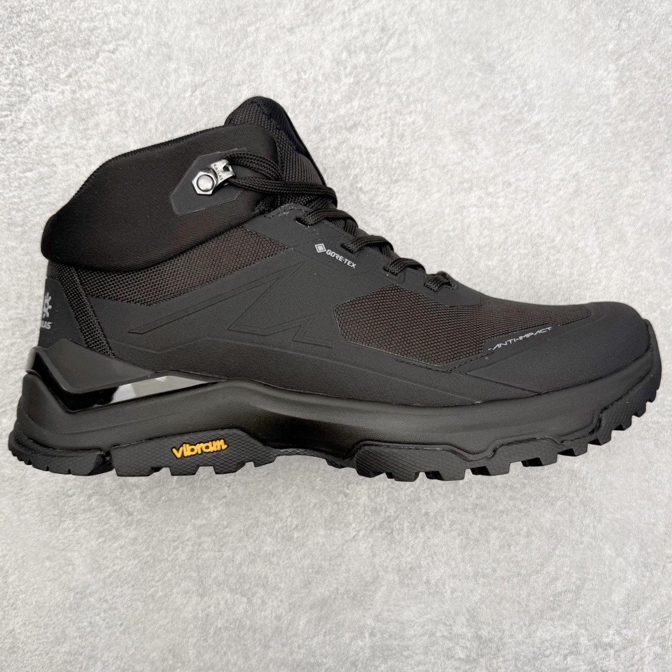 ＃K版 凯乐石KAILAS 界山 GTX MID 时尚舒适简约经典潮流 耐磨防水 高帮 徒步鞋 KAILAS凯乐石品牌是全球三大全系攀登品牌之一，于2003年创立于中国广州，致力于为有攀登梦想的户外运动员及爱好者，研发制造功能性专业装备，满足他们在极限环境下安全舒适的需求，凯乐石专注于科技面料的开发及专业功能设计，产品线覆盖登山、攀岩、徒步、越野跑山、露营、旅行等多项户外运动，通过运动员的测试反馈，不断进化迭代，产品荣获国内外大奖71座，发明专利21个，更突破性的自主研发攀登器械，打造出中国的攀登硬实力。实拍调校N版已经零色差零失真 百分百还原实物色彩所见即所得 不存在货不对板色差等低级问题 选购参考实物拍摄 不混卖不参货 只用心做好货严格选品 承诺混一赔十 尺码：36 36.5 37.5 38 38.5 39 40 40.5 41 42 42.5 43 44 44.5 45-选品中心