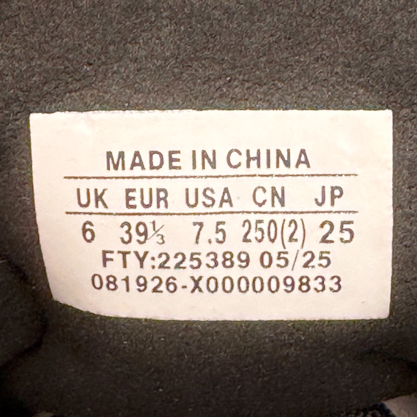 图片[11]-＃HP Arcteryx始祖鸟 Konseal Shoe 舒适 防滑耐磨透气支撑抓地登山鞋 代购指定版本 原数据开发 不掉标 正确高频字体 鸟爪细节完美 区别市场公版货 错误字体货 中底带钢印上脚舒适轻便无负重感 四季百搭 始祖鸟 KONSEAL 轻量户外鞋 这双鞋不仅仅可以穿着逛街上班，更可以穿着徒步旅游甚至攀岩！说实话，没多少人真的会去攀岩，经我们试穿，这双鞋，日常穿也是非常舒服轻便！搭配日常的衣服完全不违和！结构中底TPU底盘，保护双脚。配置3D模具保护双脚+一体化系带系统，鞋面防撕裂网布、TPU保护膜和牛巴革合成面料，喜欢放心入！这种类型的鞋子咱们家超难得遇到一次，喜欢一定不要错过 尺码：39 40 40.5 41 42 42.5 43 44 44.5 45-选品中心