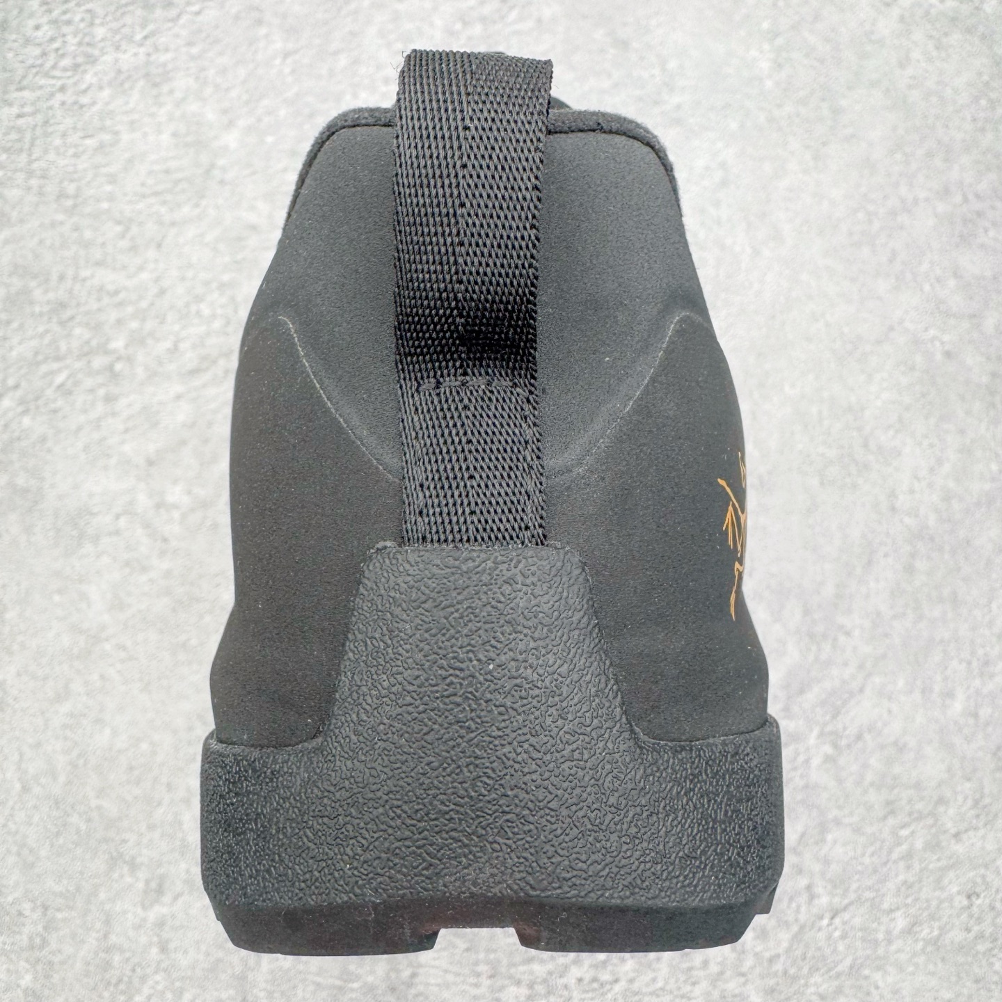 图片[8]-＃HP Arcteryx始祖鸟 Konseal Shoe 舒适 防滑耐磨透气支撑抓地登山鞋 代购指定版本 原数据开发 不掉标 正确高频字体 鸟爪细节完美 区别市场公版货 错误字体货 中底带钢印上脚舒适轻便无负重感 四季百搭 始祖鸟 KONSEAL 轻量户外鞋 这双鞋不仅仅可以穿着逛街上班，更可以穿着徒步旅游甚至攀岩！说实话，没多少人真的会去攀岩，经我们试穿，这双鞋，日常穿也是非常舒服轻便！搭配日常的衣服完全不违和！结构中底TPU底盘，保护双脚。配置3D模具保护双脚+一体化系带系统，鞋面防撕裂网布、TPU保护膜和牛巴革合成面料，喜欢放心入！这种类型的鞋子咱们家超难得遇到一次，喜欢一定不要错过 尺码：39 40 40.5 41 42 42.5 43 44 44.5 45-选品中心