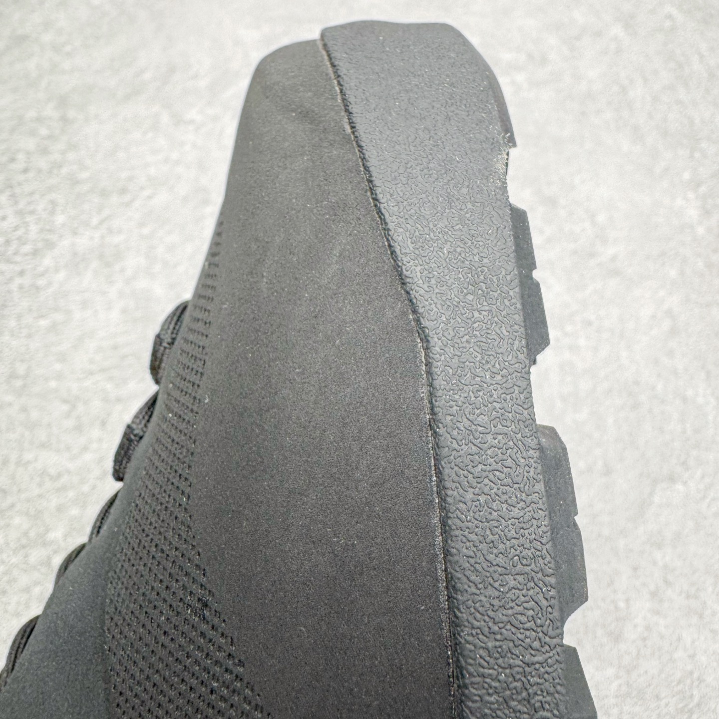 图片[18]-＃HP Arcteryx始祖鸟 Konseal Shoe 舒适 防滑耐磨透气支撑抓地登山鞋 代购指定版本 原数据开发 不掉标 正确高频字体 鸟爪细节完美 区别市场公版货 错误字体货 中底带钢印上脚舒适轻便无负重感 四季百搭 始祖鸟 KONSEAL 轻量户外鞋 这双鞋不仅仅可以穿着逛街上班，更可以穿着徒步旅游甚至攀岩！说实话，没多少人真的会去攀岩，经我们试穿，这双鞋，日常穿也是非常舒服轻便！搭配日常的衣服完全不违和！结构中底TPU底盘，保护双脚。配置3D模具保护双脚+一体化系带系统，鞋面防撕裂网布、TPU保护膜和牛巴革合成面料，喜欢放心入！这种类型的鞋子咱们家超难得遇到一次，喜欢一定不要错过 尺码：39 40 40.5 41 42 42.5 43 44 44.5 45-选品中心