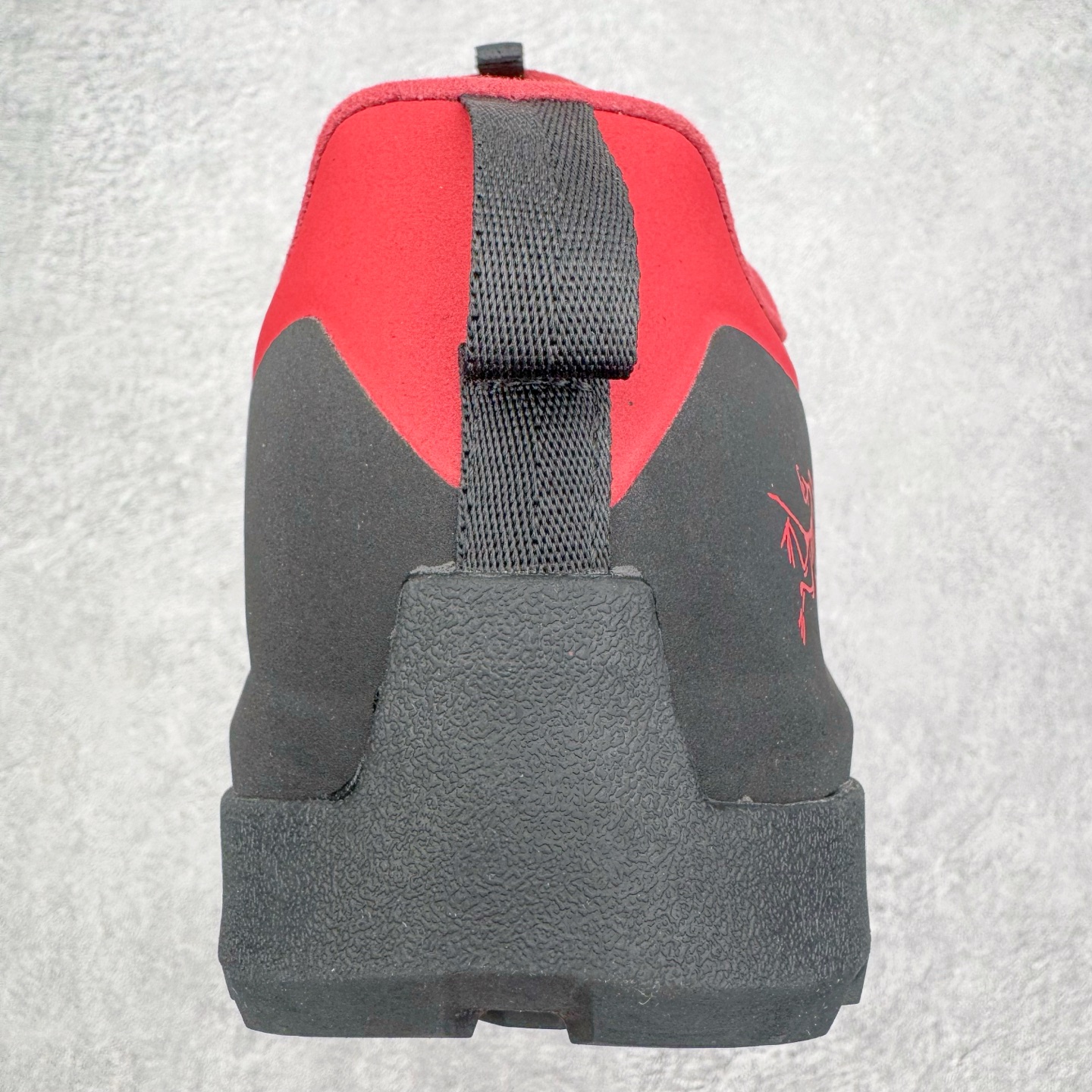 图片[8]-＃HP Arcteryx始祖鸟 Konseal Shoe 舒适 防滑耐磨透气支撑抓地登山鞋 代购指定版本 原数据开发 不掉标 正确高频字体 鸟爪细节完美 区别市场公版货 错误字体货 中底带钢印上脚舒适轻便无负重感 四季百搭 始祖鸟 KONSEAL 轻量户外鞋 这双鞋不仅仅可以穿着逛街上班，更可以穿着徒步旅游甚至攀岩！说实话，没多少人真的会去攀岩，经我们试穿，这双鞋，日常穿也是非常舒服轻便！搭配日常的衣服完全不违和！结构中底TPU底盘，保护双脚。配置3D模具保护双脚+一体化系带系统，鞋面防撕裂网布、TPU保护膜和牛巴革合成面料，喜欢放心入！这种类型的鞋子咱们家超难得遇到一次，喜欢一定不要错过 尺码：39 40 40.5 41 42 42.5 43 44 44.5 45-选品中心