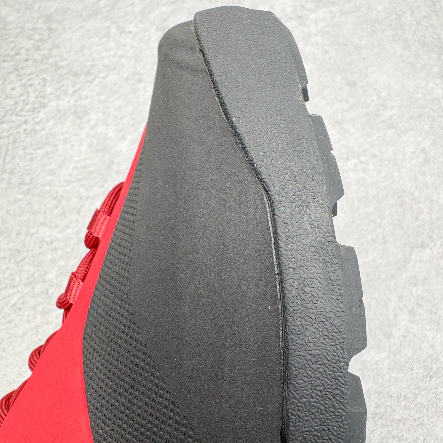 图片[18]-＃HP Arcteryx始祖鸟 Konseal Shoe 舒适 防滑耐磨透气支撑抓地登山鞋 代购指定版本 原数据开发 不掉标 正确高频字体 鸟爪细节完美 区别市场公版货 错误字体货 中底带钢印上脚舒适轻便无负重感 四季百搭 始祖鸟 KONSEAL 轻量户外鞋 这双鞋不仅仅可以穿着逛街上班，更可以穿着徒步旅游甚至攀岩！说实话，没多少人真的会去攀岩，经我们试穿，这双鞋，日常穿也是非常舒服轻便！搭配日常的衣服完全不违和！结构中底TPU底盘，保护双脚。配置3D模具保护双脚+一体化系带系统，鞋面防撕裂网布、TPU保护膜和牛巴革合成面料，喜欢放心入！这种类型的鞋子咱们家超难得遇到一次，喜欢一定不要错过 尺码：39 40 40.5 41 42 42.5 43 44 44.5 45-选品中心