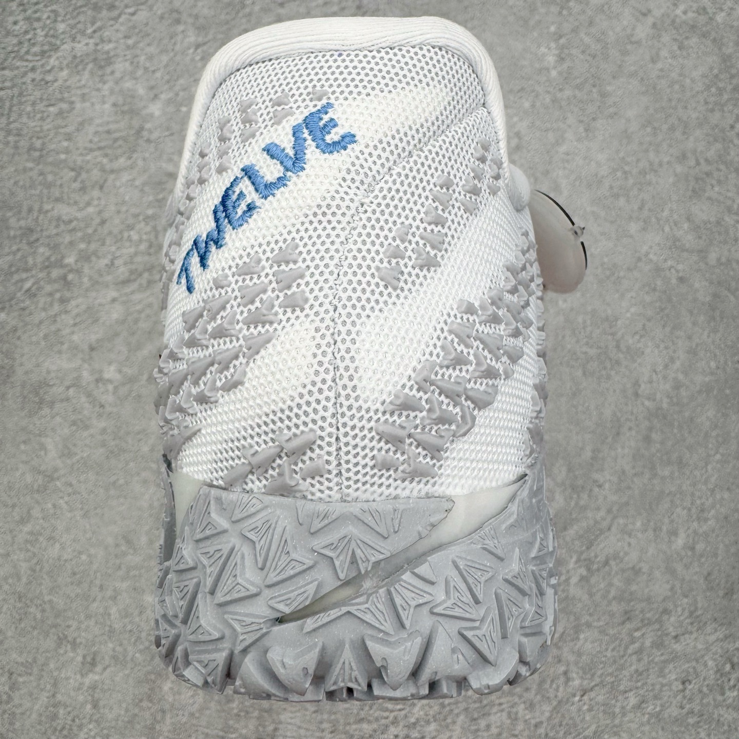 图片[8]-＃灭世/Max NK Ja 3 Scratch EP 莫兰特三代柔软舒适防滑耐磨透气支撑轻便低帮篮球鞋 全明星 灰白 HF2794-100 2024『压轴』后卫实战旗舰 圣枪腰王 重磅革新登场🌪 🔝历时5个月！全力打造 科比➕欧文系列 综合体 ！Pt实战体验天花板上限 再度提高🔝 ✅【顶配缓震】独家革新搭载 前掌5mm TURBO气垫 兼具贴地与缓震！（正品仅长方形小气垫）➕后掌大马蹄14mm厚 气垫 提高后掌缓震极限 （正品后掌无气垫） ✅【顶级抗扭】 搭载硬度65HC 发泡中底框架 ➕高强度中足抗扭片 革新升级 赛事级抗扭水平！独此一家 ✅【顶级支撑】鞋身侧向包裹 双层补强层 200斤以上选手 也可驾驭（正品仅一层）对比市场货品偷工减料 不可同日而语！ ✅气垫气压上脚即可感受！后掌鞋垫掀开可见气垫轮廓（谨防窜货） 鞋底止滑配方 无需磨合 原地起飞🛫 NK年度后卫旗舰 独家革新升级 『口碑源自专业 实力来源于专注』 真灭世纯原 切勿被市场仿冒吊牌挂羊头卖狗肉 尺码：39-46 正码正拍-选品中心