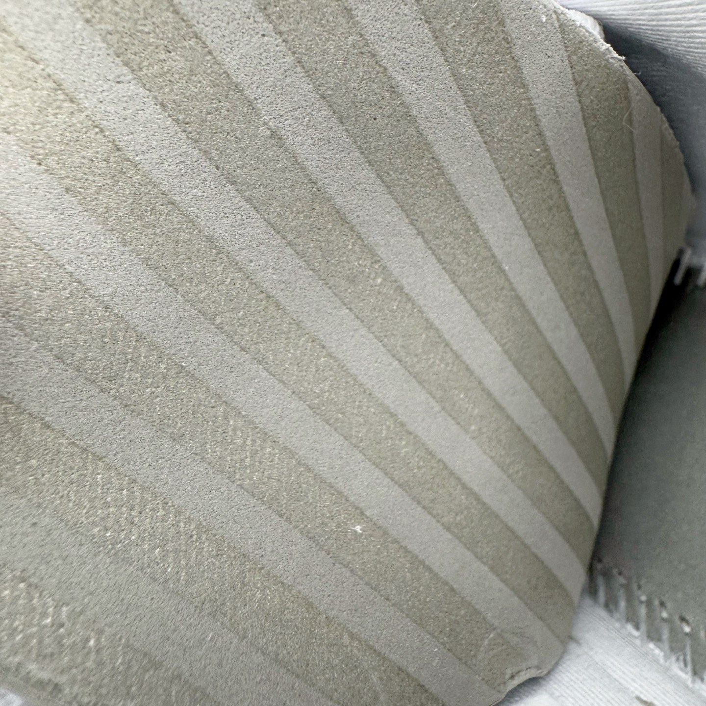 图片[11]-＃灭世/Max NK Ja 3 Scratch EP 莫兰特三代柔软舒适防滑耐磨透气支撑轻便低帮篮球鞋 全明星 灰白 HF2794-100 2024『压轴』后卫实战旗舰 圣枪腰王 重磅革新登场🌪 🔝历时5个月！全力打造 科比➕欧文系列 综合体 ！Pt实战体验天花板上限 再度提高🔝 ✅【顶配缓震】独家革新搭载 前掌5mm TURBO气垫 兼具贴地与缓震！（正品仅长方形小气垫）➕后掌大马蹄14mm厚 气垫 提高后掌缓震极限 （正品后掌无气垫） ✅【顶级抗扭】 搭载硬度65HC 发泡中底框架 ➕高强度中足抗扭片 革新升级 赛事级抗扭水平！独此一家 ✅【顶级支撑】鞋身侧向包裹 双层补强层 200斤以上选手 也可驾驭（正品仅一层）对比市场货品偷工减料 不可同日而语！ ✅气垫气压上脚即可感受！后掌鞋垫掀开可见气垫轮廓（谨防窜货） 鞋底止滑配方 无需磨合 原地起飞🛫 NK年度后卫旗舰 独家革新升级 『口碑源自专业 实力来源于专注』 真灭世纯原 切勿被市场仿冒吊牌挂羊头卖狗肉 尺码：39-46 正码正拍-选品中心