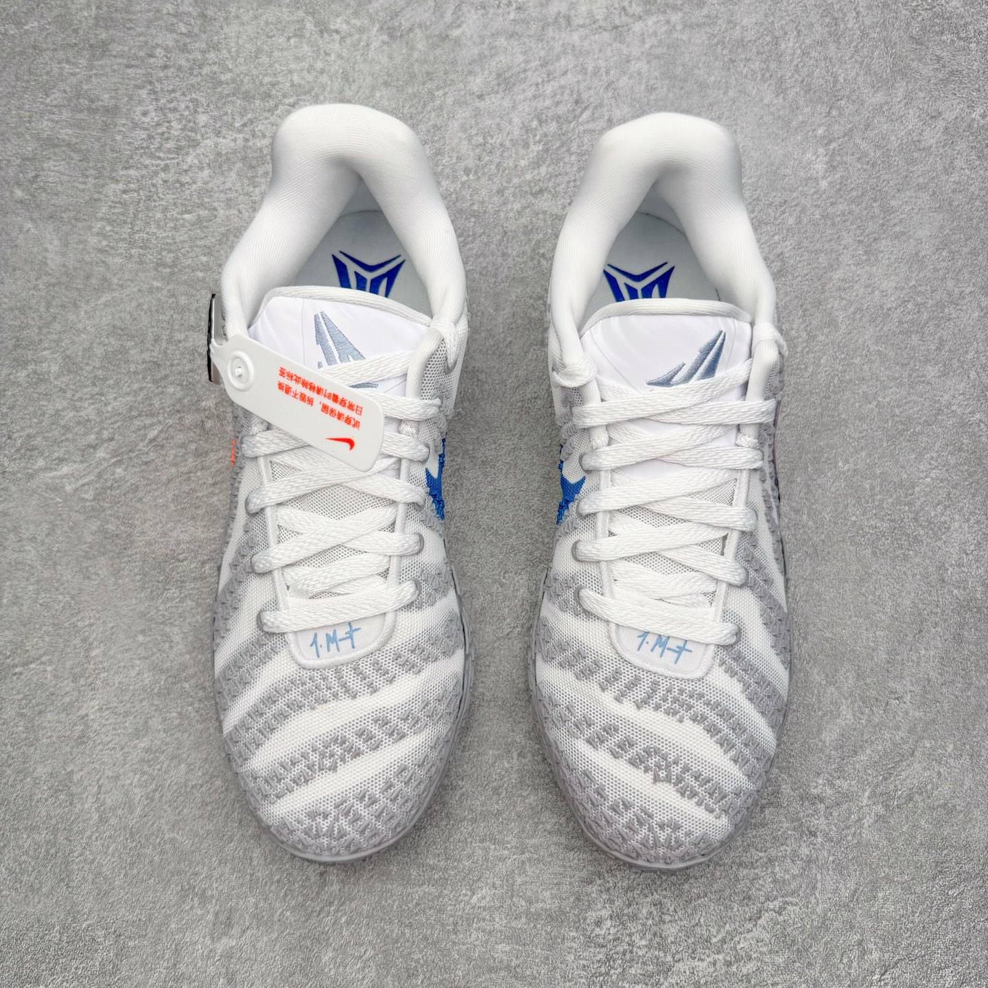 图片[2]-＃灭世/Max NK Ja 3 Scratch EP 莫兰特三代柔软舒适防滑耐磨透气支撑轻便低帮篮球鞋 全明星 灰白 HF2794-100 2024『压轴』后卫实战旗舰 圣枪腰王 重磅革新登场🌪 🔝历时5个月！全力打造 科比➕欧文系列 综合体 ！Pt实战体验天花板上限 再度提高🔝 ✅【顶配缓震】独家革新搭载 前掌5mm TURBO气垫 兼具贴地与缓震！（正品仅长方形小气垫）➕后掌大马蹄14mm厚 气垫 提高后掌缓震极限 （正品后掌无气垫） ✅【顶级抗扭】 搭载硬度65HC 发泡中底框架 ➕高强度中足抗扭片 革新升级 赛事级抗扭水平！独此一家 ✅【顶级支撑】鞋身侧向包裹 双层补强层 200斤以上选手 也可驾驭（正品仅一层）对比市场货品偷工减料 不可同日而语！ ✅气垫气压上脚即可感受！后掌鞋垫掀开可见气垫轮廓（谨防窜货） 鞋底止滑配方 无需磨合 原地起飞🛫 NK年度后卫旗舰 独家革新升级 『口碑源自专业 实力来源于专注』 真灭世纯原 切勿被市场仿冒吊牌挂羊头卖狗肉 尺码：39-46 正码正拍-选品中心