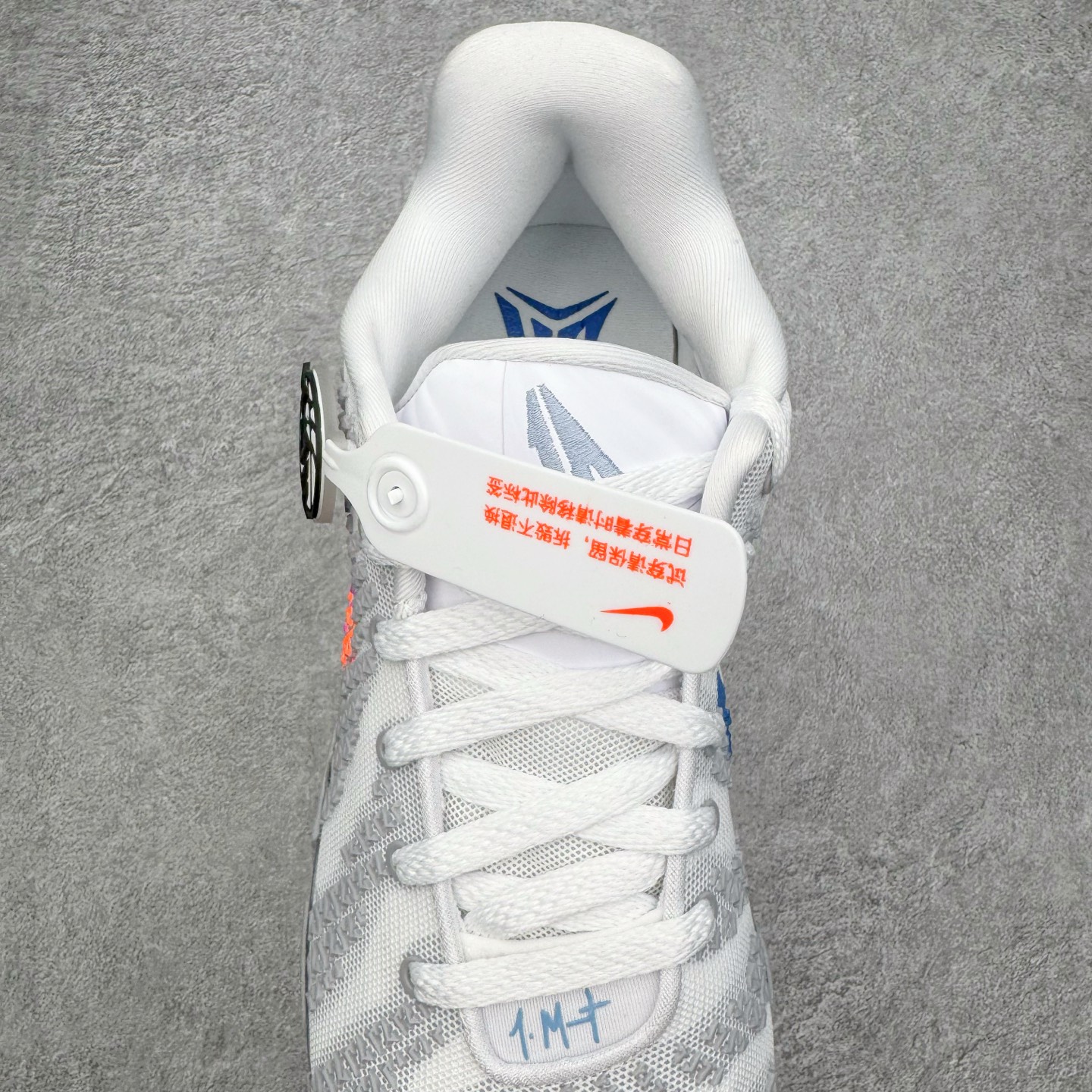 图片[5]-＃灭世/Max NK Ja 3 Scratch EP 莫兰特三代柔软舒适防滑耐磨透气支撑轻便低帮篮球鞋 全明星 灰白 HF2794-100 2024『压轴』后卫实战旗舰 圣枪腰王 重磅革新登场🌪 🔝历时5个月！全力打造 科比➕欧文系列 综合体 ！Pt实战体验天花板上限 再度提高🔝 ✅【顶配缓震】独家革新搭载 前掌5mm TURBO气垫 兼具贴地与缓震！（正品仅长方形小气垫）➕后掌大马蹄14mm厚 气垫 提高后掌缓震极限 （正品后掌无气垫） ✅【顶级抗扭】 搭载硬度65HC 发泡中底框架 ➕高强度中足抗扭片 革新升级 赛事级抗扭水平！独此一家 ✅【顶级支撑】鞋身侧向包裹 双层补强层 200斤以上选手 也可驾驭（正品仅一层）对比市场货品偷工减料 不可同日而语！ ✅气垫气压上脚即可感受！后掌鞋垫掀开可见气垫轮廓（谨防窜货） 鞋底止滑配方 无需磨合 原地起飞🛫 NK年度后卫旗舰 独家革新升级 『口碑源自专业 实力来源于专注』 真灭世纯原 切勿被市场仿冒吊牌挂羊头卖狗肉 尺码：39-46 正码正拍-选品中心