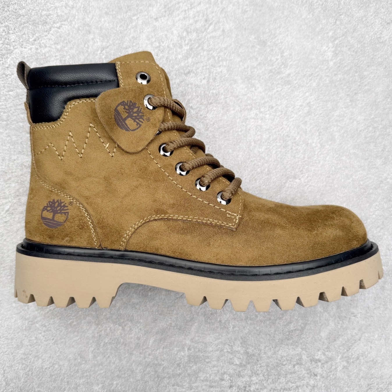 Timberland添柏岚/天伯伦 秋冬新品 秋冬必备户外休闲大黄靴系列#广东大厂品质 原盒原包装 时尚潮流搭配 面料采用意大利🇮🇹顶级磨砂细纹牛皮 轻质大底 搭配防臭防腐真皮乳胶鞋垫 大底到五金都是代工厂原材料制作 同原版固特异永不开胶工艺 好货不杀猪 首单质量严格把控 全网独家首发 品质毋庸置疑 全套官网统一包装 给您完美的穿着体验 质量考究耐穿 型男必备 专治不帅 高品质脚感一流 今年冬季防寒户外专用 日常随意搭配 尺码：38-44（皮鞋码）-选品中心