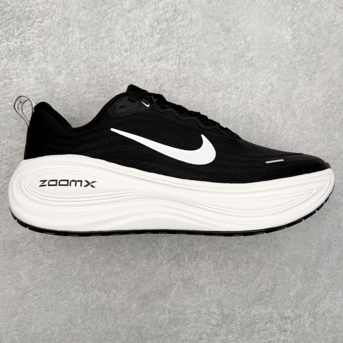 NK Vomero Plus 时尚舒适 网布防滑耐磨 低帮跑步鞋 HV8154-604 实拍调校N版已经零色差零失真 百分百还原实物色彩所见即所得 不存在货不对板色差等低级问题 选购参考实物拍摄 不混卖不参货 只用心做好货严格选品 承诺混一赔十 尺码：36 36.5 37.5 38 38.5 39 40 40.5 41 42 42.5 43 44 44.5 45-选品中心