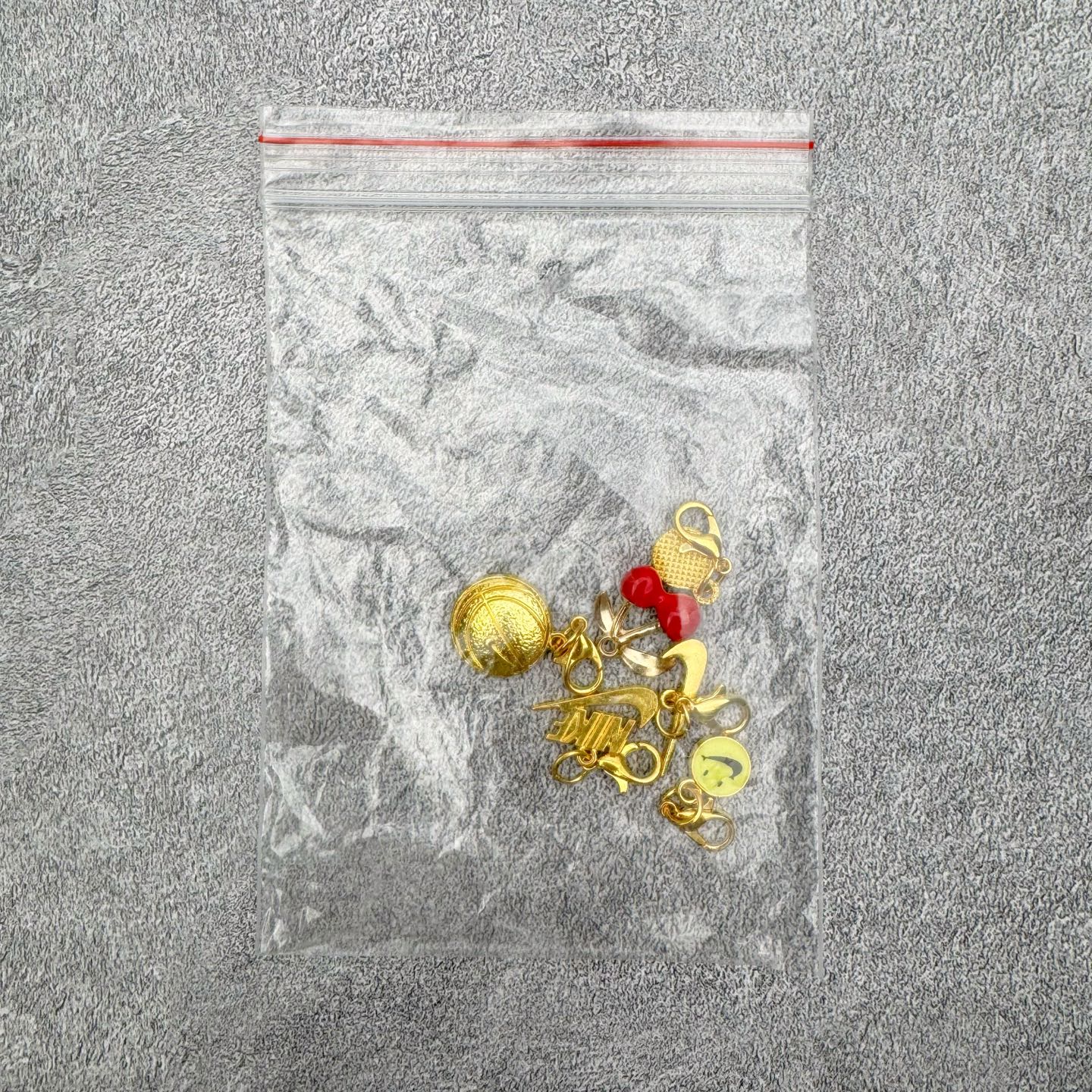 图片[23]-＃YC纯原 NK Dunk Low 樱桃熊猫 HQ7487-100 实力大厂出品 新配色陆续开发 利润个位数只为口碑 全套原纸板楦头开发 确保原汁原味 完美呈现DUNK版型 一比一鞋头弧度高度鞋身弧度 此版本只针对中端市场 皮料材质有所更替 其他数据细节工艺流程均保持一致 绝不口嗨 细节品控鞋型随意对比 独家私模官方第六代原厂航空铝磨具打磨大底 鞋头坡度极致还原 无解鞋型 原盒原配 圈内天花板工艺 原厂玻璃冲刀 超高清洁度 全鞋零毛边皮料切割 原厂中底布点胶 中底布拉帮走线遵循公司 尺码：36 36.5 37.5 38 38.5 39 40 40.5 41 42 42.5 43 44 44.5 45 46-选品中心