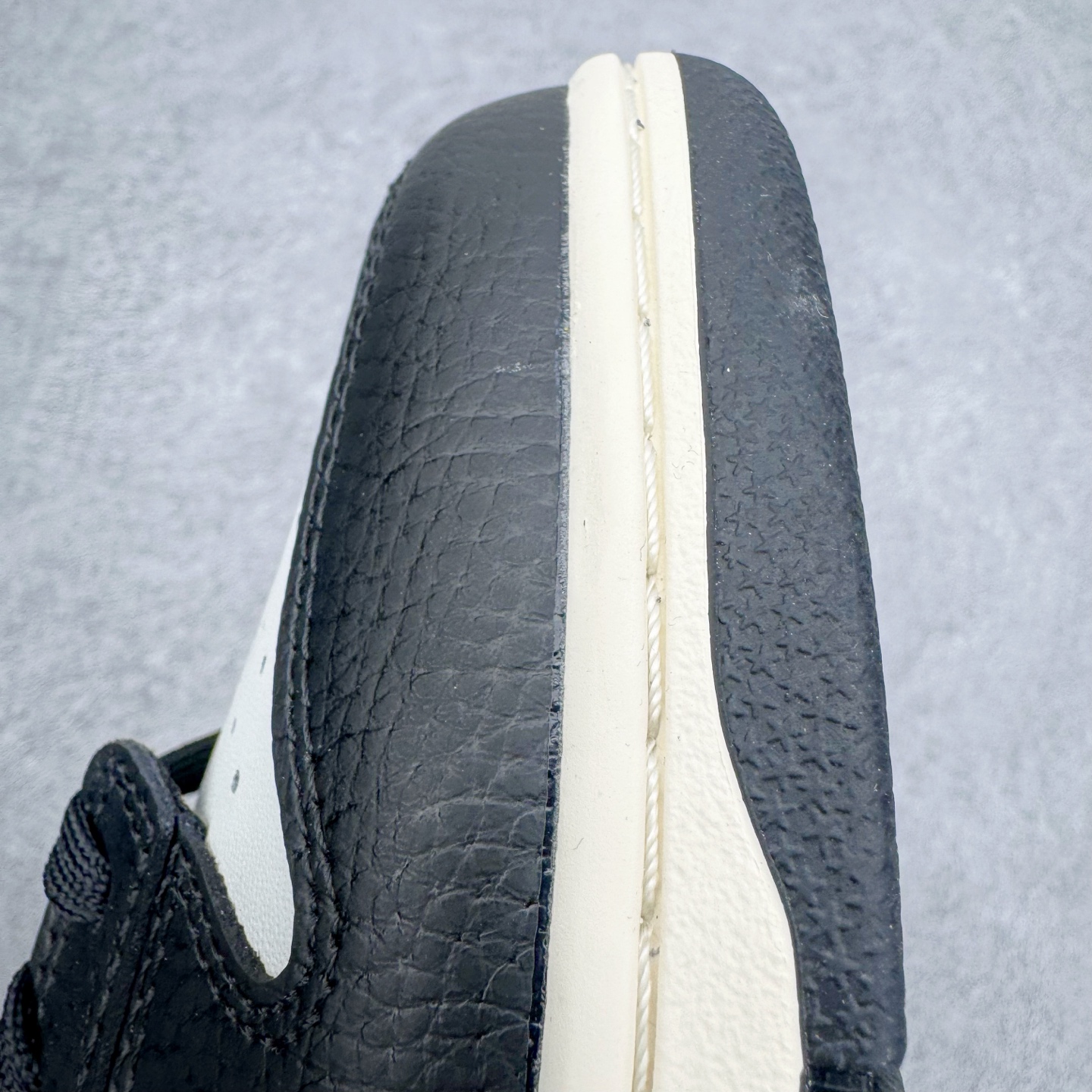 图片[15]-＃YC纯原 NK Dunk Low 樱桃熊猫 HQ7487-100 实力大厂出品 新配色陆续开发 利润个位数只为口碑 全套原纸板楦头开发 确保原汁原味 完美呈现DUNK版型 一比一鞋头弧度高度鞋身弧度 此版本只针对中端市场 皮料材质有所更替 其他数据细节工艺流程均保持一致 绝不口嗨 细节品控鞋型随意对比 独家私模官方第六代原厂航空铝磨具打磨大底 鞋头坡度极致还原 无解鞋型 原盒原配 圈内天花板工艺 原厂玻璃冲刀 超高清洁度 全鞋零毛边皮料切割 原厂中底布点胶 中底布拉帮走线遵循公司 尺码：36 36.5 37.5 38 38.5 39 40 40.5 41 42 42.5 43 44 44.5 45 46-选品中心