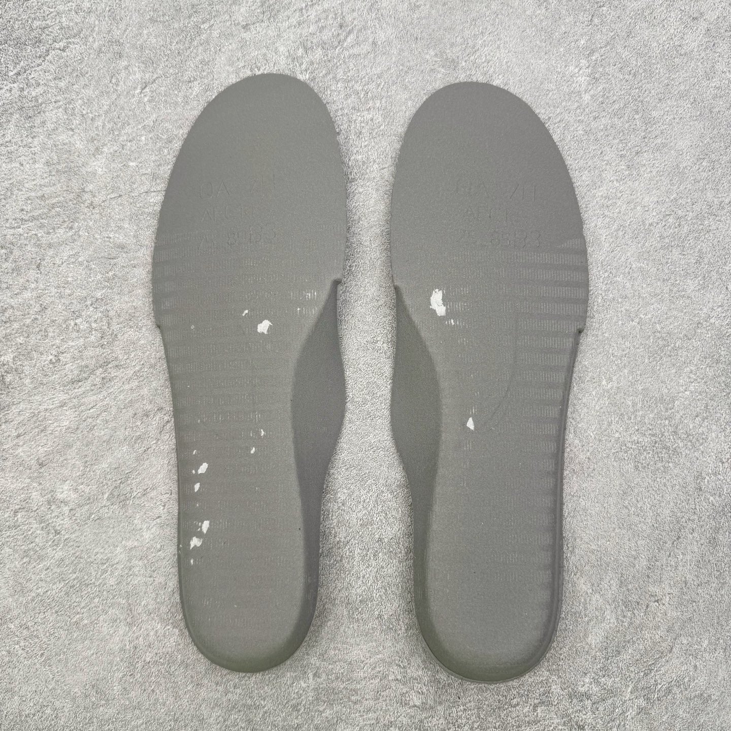 图片[23]-＃纯原 NK Air Force 1 Low \’07 空军一号低帮经典板鞋 CNY马年限定 IQ1119-011 大厂出品 同步官方全新版本 不规则波浪大底咬花 全鞋电脑针车 工整有序 视觉效果满分 原厂拉帮手法 标准四线 密度针距针孔大小控制到位 原装反口里网布海绵 正确卡色网眼大小 新版鞋撑改用纸团代替 原厂港宝加持完美还原灵魂版型 原盒原配从里到外百分百还原 原厂全头层原厂皮料 原标原盒 内置Sole气垫 中底白色背胶 中底划线 已经无限的接近公司 原厂楦头 原厂刺绣 后跟弧度修正 独家私模 尺码：35.5 36 36.5 37.5 38 38.5 39 40 40.5 41 42 42.5 43 44 44.5 45 46-选品中心