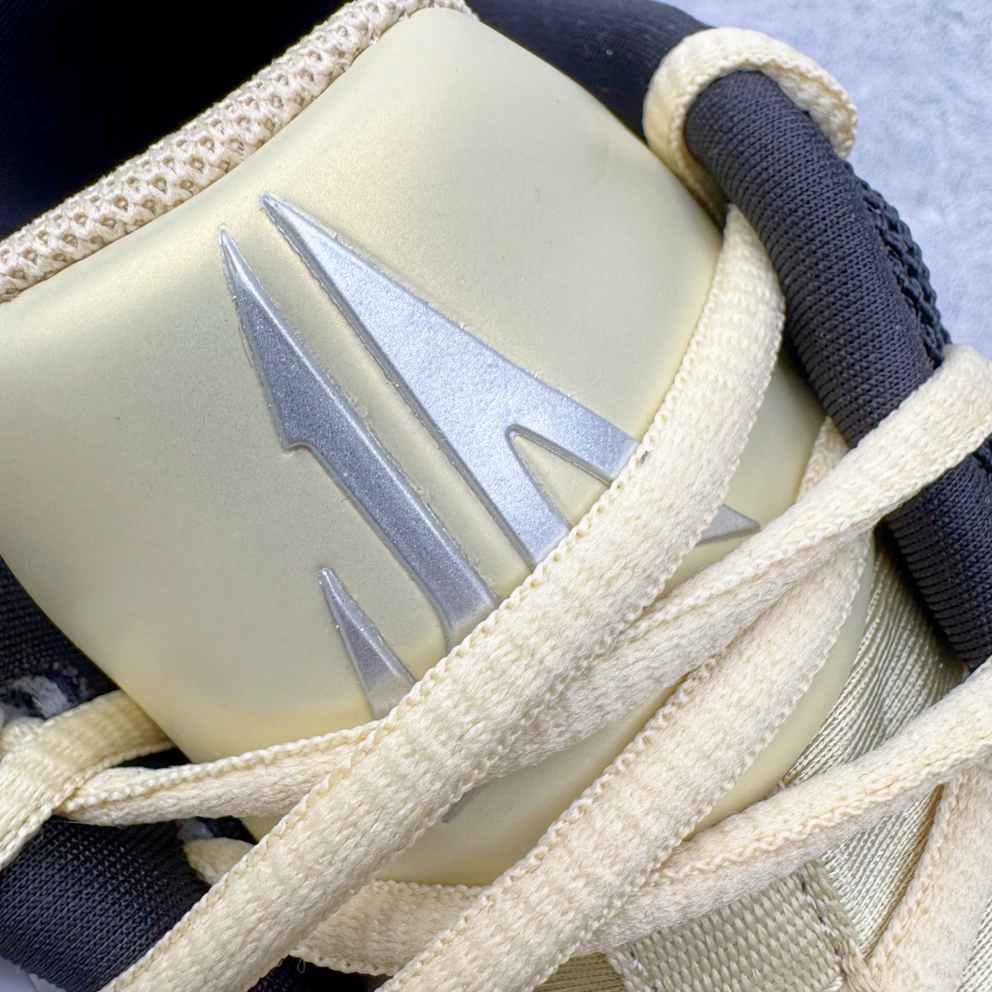 图片[13]-＃灭世/Max NK Ja 2 EP 莫兰特二代低帮篮球鞋 EYBL 黄色 HQ5693-700 2024『压轴』后卫实战旗舰 圣枪腰王 重磅革新登场🌪 🔝历时5个月！全力打造 科比➕欧文系列 综合体 ！Pt实战体验天花板上限 再度提高🔝 ✅【顶配缓震】独家革新搭载 前掌5mm TURBO气垫 兼具贴地与缓震！（正品仅长方形小气垫）➕后掌大马蹄14mm厚 气垫 提高后掌缓震极限 （正品后掌无气垫） ✅【顶级抗扭】 搭载硬度65HC 发泡中底框架 ➕高强度中足抗扭片 革新升级 赛事级抗扭水平！独此一家 ✅【顶级支撑】鞋身侧向包裹 双层补强层 200斤以上选手 也可驾驭（正品仅一层）对比市场货品偷工减料 不可同日而语！ ✅气垫气压上脚即可感受！后掌鞋垫掀开可见气垫轮廓（谨防窜货） 鞋底止滑配方 无需磨合 原地起飞🛫 NK年度后卫旗舰 独家革新升级 『口碑源自专业 实力来源于专注』 真灭世纯原 切勿被市场仿冒吊牌挂羊头卖狗肉 尺码：39-46 正码正拍-选品中心