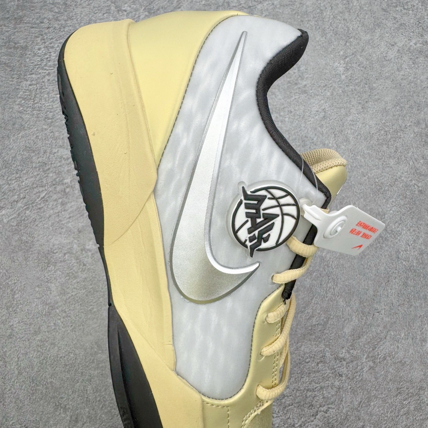 图片[6]-＃灭世/Max NK Ja 2 EP 莫兰特二代低帮篮球鞋 EYBL 黄色 HQ5693-700 2024『压轴』后卫实战旗舰 圣枪腰王 重磅革新登场🌪 🔝历时5个月！全力打造 科比➕欧文系列 综合体 ！Pt实战体验天花板上限 再度提高🔝 ✅【顶配缓震】独家革新搭载 前掌5mm TURBO气垫 兼具贴地与缓震！（正品仅长方形小气垫）➕后掌大马蹄14mm厚 气垫 提高后掌缓震极限 （正品后掌无气垫） ✅【顶级抗扭】 搭载硬度65HC 发泡中底框架 ➕高强度中足抗扭片 革新升级 赛事级抗扭水平！独此一家 ✅【顶级支撑】鞋身侧向包裹 双层补强层 200斤以上选手 也可驾驭（正品仅一层）对比市场货品偷工减料 不可同日而语！ ✅气垫气压上脚即可感受！后掌鞋垫掀开可见气垫轮廓（谨防窜货） 鞋底止滑配方 无需磨合 原地起飞🛫 NK年度后卫旗舰 独家革新升级 『口碑源自专业 实力来源于专注』 真灭世纯原 切勿被市场仿冒吊牌挂羊头卖狗肉 尺码：39-46 正码正拍-选品中心