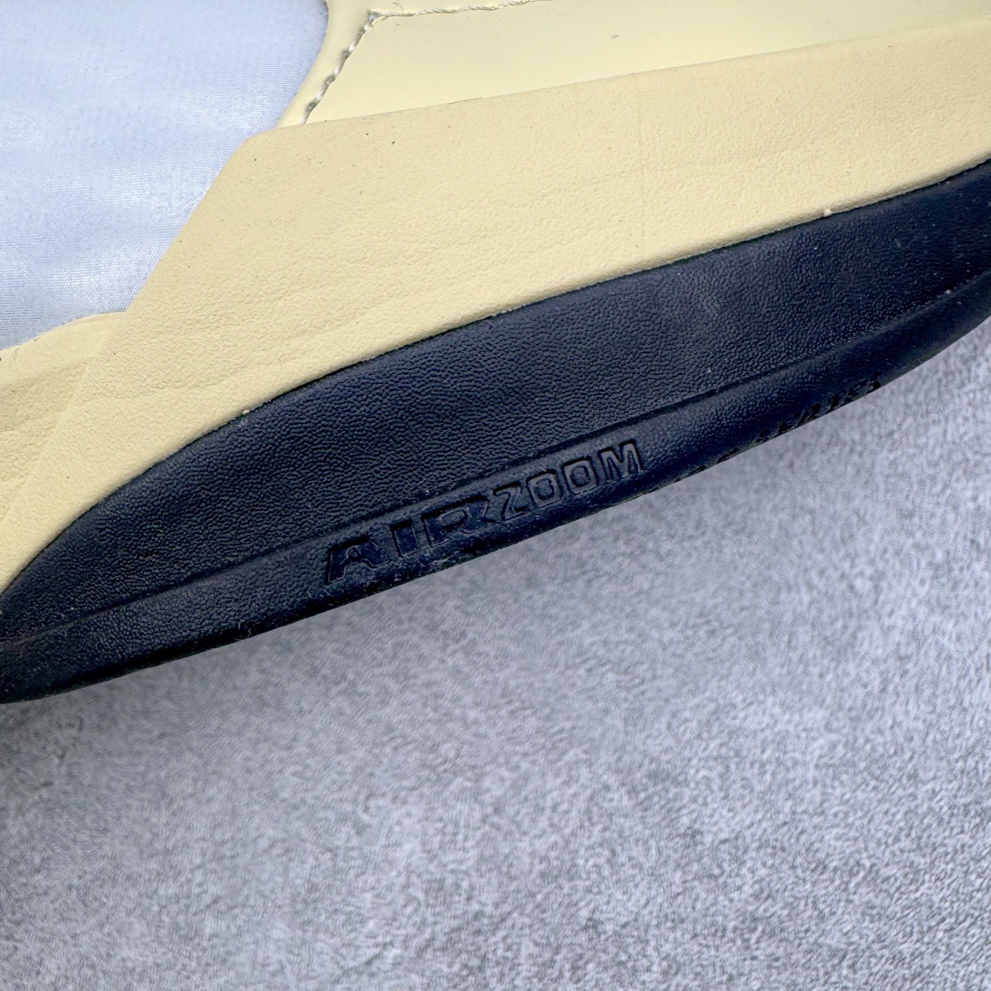 图片[18]-＃灭世/Max NK Ja 2 EP 莫兰特二代低帮篮球鞋 EYBL 黄色 HQ5693-700 2024『压轴』后卫实战旗舰 圣枪腰王 重磅革新登场🌪 🔝历时5个月！全力打造 科比➕欧文系列 综合体 ！Pt实战体验天花板上限 再度提高🔝 ✅【顶配缓震】独家革新搭载 前掌5mm TURBO气垫 兼具贴地与缓震！（正品仅长方形小气垫）➕后掌大马蹄14mm厚 气垫 提高后掌缓震极限 （正品后掌无气垫） ✅【顶级抗扭】 搭载硬度65HC 发泡中底框架 ➕高强度中足抗扭片 革新升级 赛事级抗扭水平！独此一家 ✅【顶级支撑】鞋身侧向包裹 双层补强层 200斤以上选手 也可驾驭（正品仅一层）对比市场货品偷工减料 不可同日而语！ ✅气垫气压上脚即可感受！后掌鞋垫掀开可见气垫轮廓（谨防窜货） 鞋底止滑配方 无需磨合 原地起飞🛫 NK年度后卫旗舰 独家革新升级 『口碑源自专业 实力来源于专注』 真灭世纯原 切勿被市场仿冒吊牌挂羊头卖狗肉 尺码：39-46 正码正拍-选品中心