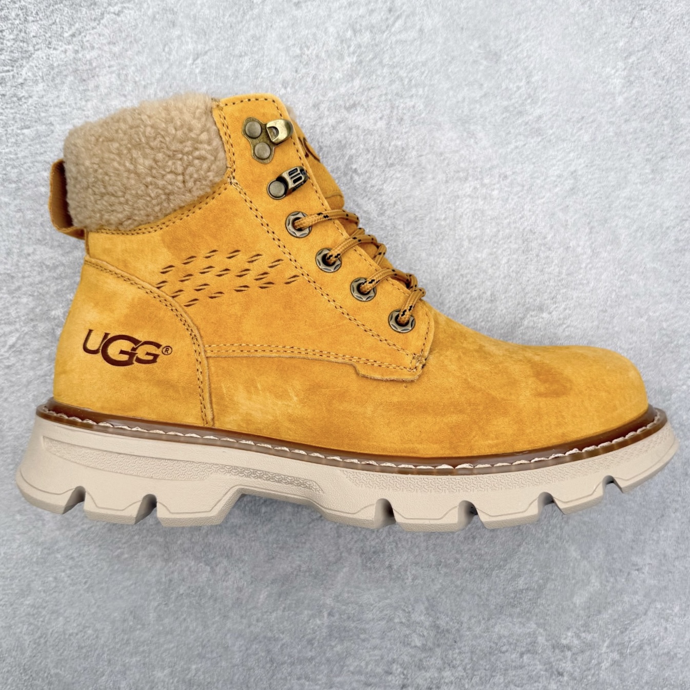 UGG Tasman Weather Hybrid 塔斯曼混合系列中帮轻量休闲马丁靴 UGG秋冬新品（羊羔毛一体内里🔥保暖锁热）秋冬必备 户外中帮休闲马丁靴雪地靴系列广东大厂品质 秋冬新款 时尚潮流搭配 面料釆用意大利进口磨砂牛皮 全鞋真牛皮材料 大底到五金都是代工厂原材料制作 好货不杀猪 首单质量严格把控 全套官网统一包装 今年冬季防寒户外专用产品 日常随意搭配 型男必备‼尺码：39-44（比运动鞋大一码）-选品中心