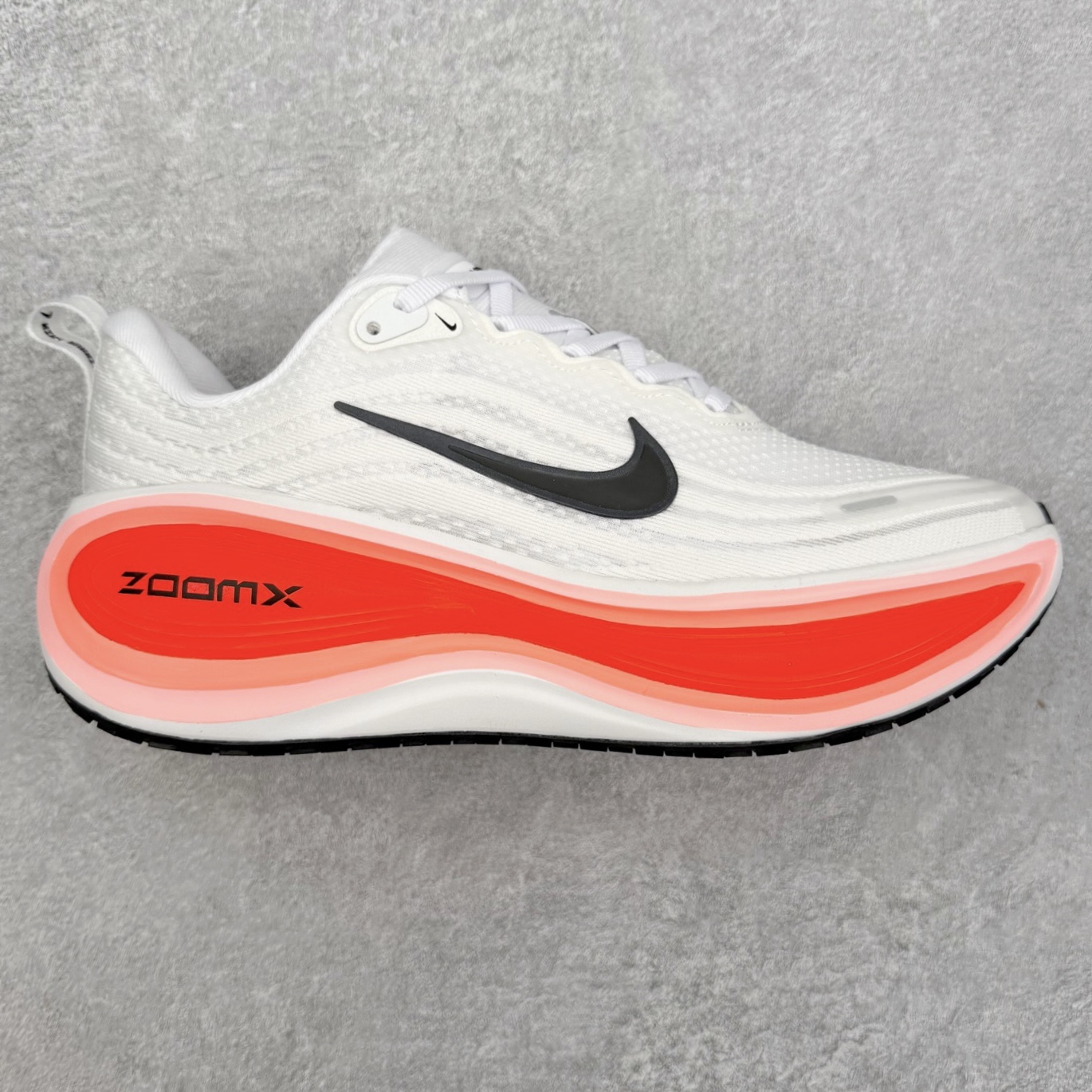 NK Vomero Plus 时尚舒适 网布防滑耐磨 低帮跑步鞋 实拍调校N版已经零色差零失真 百分百还原实物色彩所见即所得 不存在货不对板色差等低级问题 选购参考实物拍摄 不混卖不参货 只用心做好货严格选品 承诺混一赔十 尺码:36 36.5 37.5 38 38.5 39 40 40.5 41 42 42.5 43 44 44.5 45-选品中心