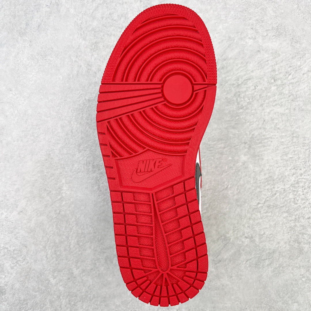 图片[9]-＃DG纯原福利 Air Jordan AJ1 Retro high \\\”Shattered Backboard\\\” 黑扣碎 555088-005 高端零售特供批次 产品品控稳定性领先行业 各方面均可对飙L版 良心定价不杀猪 SZ原厂全套原楦原纸板冲刀磨具开发 原厂皮料加持 原厂港宝加持定型后跟R度完美 同源原厂电绣 飞翼针数密度立体效果一致 百分百一致原鞋 原厂拉帮工艺 针距密度一致 后跟弧度收口自然不对折 极致一眼正品既视感 进口玻璃冲刀皮料裁剪零毛边 全鞋电脑针车工艺 品控清洁度最高QC检验标准 免检产品 原厂订购鞋盒、鞋标、防尘纸、鞋撑、鞋带 追求极致的原厂味道 尺码对应库存‼️-选品中心