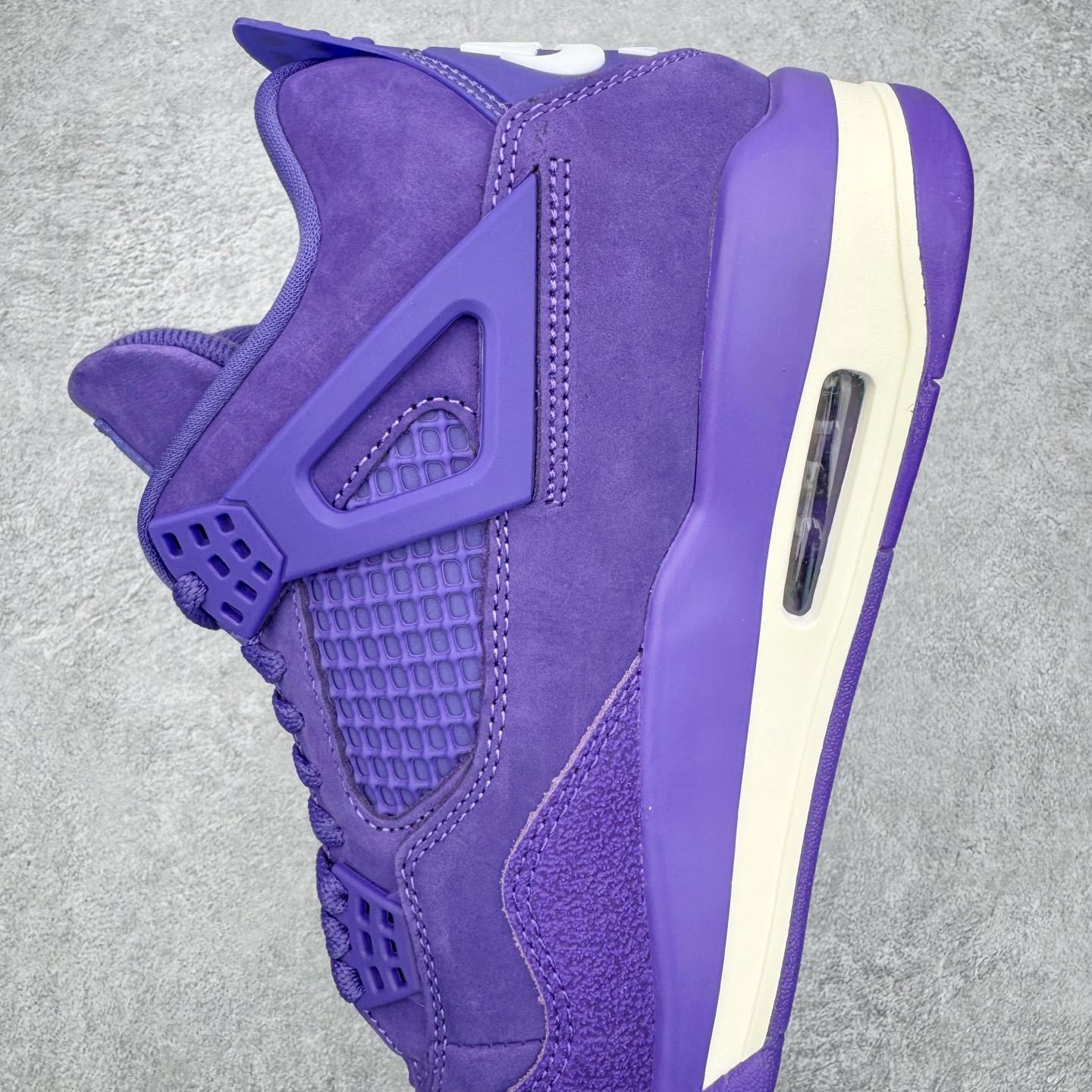 图片[7]-＃GX Nigel Sylvester x Air Jordan AJ4 Retro 联名紫色 货号：HF4340-500 圈内最强四代 独家外贸特供尺码含 45.5 49.5 50.5 耗时半年巨作 全套原纸板楦头开发 原厂特供皮料加持 确保原汁原味 完美呈现四代版型 一比一鞋头弧度高度鞋身弧度 数据细节工艺流程均保持原鞋一致 原厂TPU网格鞋带扣 正确内里网布 菱角分明不变形无多余毛边 柔软性质感一致于原鞋 市场唯一原厂鞋扣模具 背面可见隐藏注塑口 原厂织唛标 原厂飞人电绣工艺 尾指中部跳三针 独家绑鞋带手法 印刷中底布 四线拉帮 米色美纹纸贴合固定 进口港宝加持 后跟自然饱满 全鞋荧光划线卡点 追求极致完美 每一双都是工艺品 多重QC质检 超越公司货的品控标准 实实在在的免检产品 尺码：40 40.5 41 42 42.5 43 44 44.5 45 45.5 46 47.5 48.5 49.5 50.5-选品中心