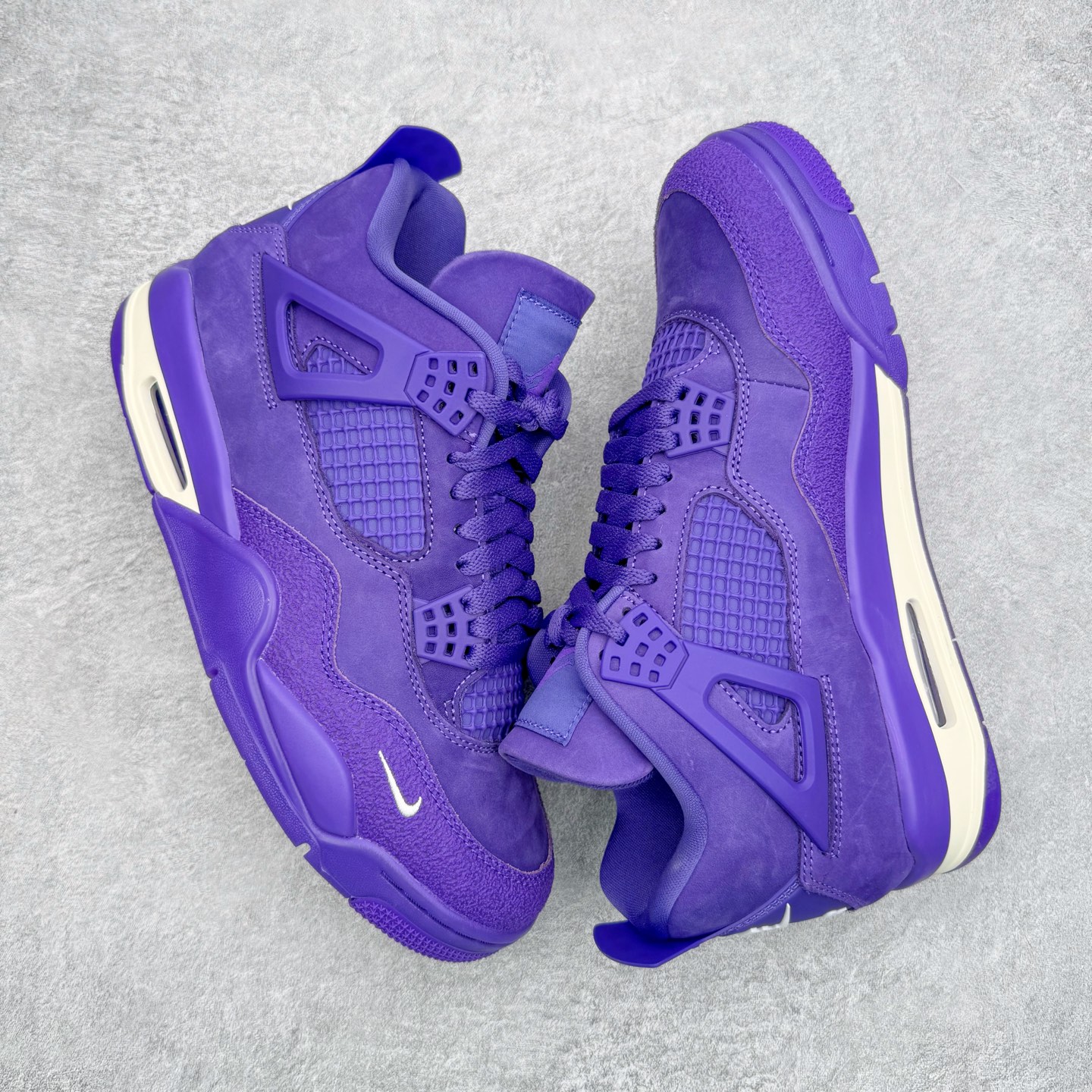 图片[3]-＃GX Nigel Sylvester x Air Jordan AJ4 Retro 联名紫色 货号：HF4340-500 圈内最强四代 独家外贸特供尺码含 45.5 49.5 50.5 耗时半年巨作 全套原纸板楦头开发 原厂特供皮料加持 确保原汁原味 完美呈现四代版型 一比一鞋头弧度高度鞋身弧度 数据细节工艺流程均保持原鞋一致 原厂TPU网格鞋带扣 正确内里网布 菱角分明不变形无多余毛边 柔软性质感一致于原鞋 市场唯一原厂鞋扣模具 背面可见隐藏注塑口 原厂织唛标 原厂飞人电绣工艺 尾指中部跳三针 独家绑鞋带手法 印刷中底布 四线拉帮 米色美纹纸贴合固定 进口港宝加持 后跟自然饱满 全鞋荧光划线卡点 追求极致完美 每一双都是工艺品 多重QC质检 超越公司货的品控标准 实实在在的免检产品 尺码：40 40.5 41 42 42.5 43 44 44.5 45 45.5 46 47.5 48.5 49.5 50.5-选品中心