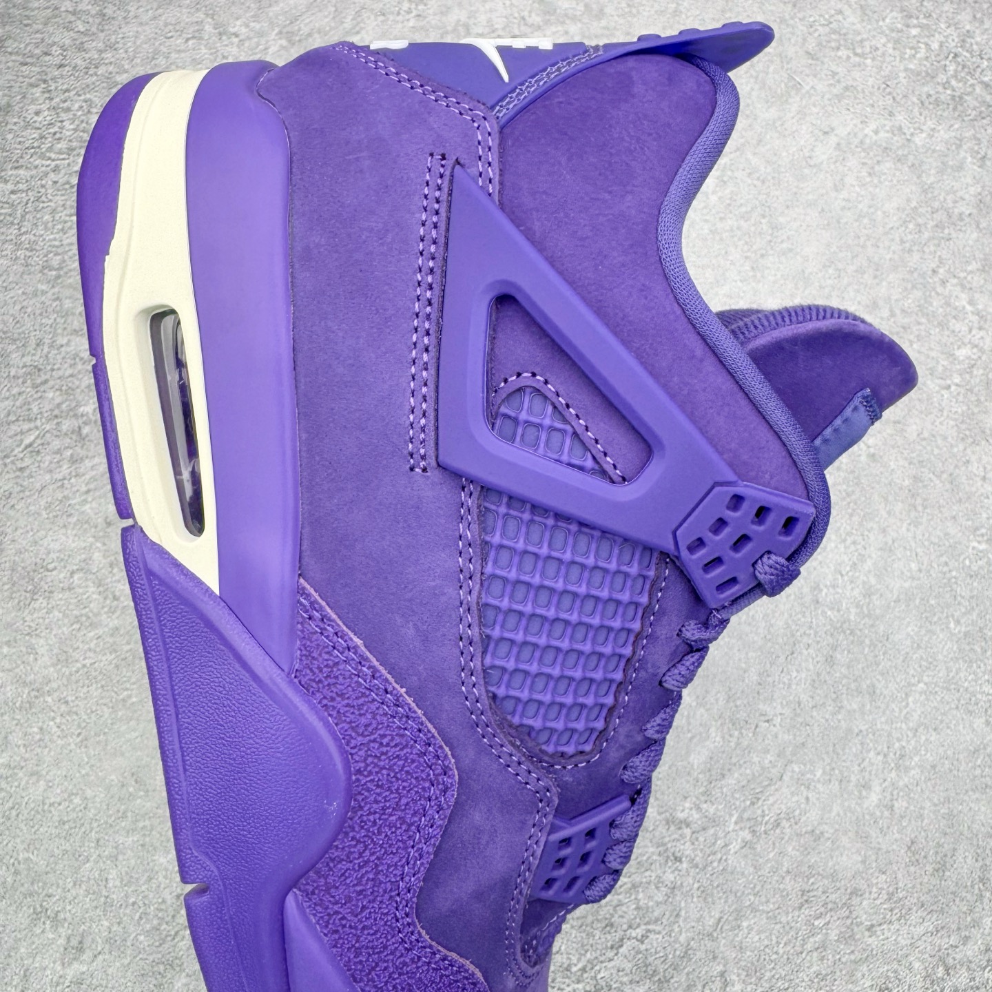 图片[6]-＃GX Nigel Sylvester x Air Jordan AJ4 Retro 联名紫色 货号：HF4340-500 圈内最强四代 独家外贸特供尺码含 45.5 49.5 50.5 耗时半年巨作 全套原纸板楦头开发 原厂特供皮料加持 确保原汁原味 完美呈现四代版型 一比一鞋头弧度高度鞋身弧度 数据细节工艺流程均保持原鞋一致 原厂TPU网格鞋带扣 正确内里网布 菱角分明不变形无多余毛边 柔软性质感一致于原鞋 市场唯一原厂鞋扣模具 背面可见隐藏注塑口 原厂织唛标 原厂飞人电绣工艺 尾指中部跳三针 独家绑鞋带手法 印刷中底布 四线拉帮 米色美纹纸贴合固定 进口港宝加持 后跟自然饱满 全鞋荧光划线卡点 追求极致完美 每一双都是工艺品 多重QC质检 超越公司货的品控标准 实实在在的免检产品 尺码：40 40.5 41 42 42.5 43 44 44.5 45 45.5 46 47.5 48.5 49.5 50.5-选品中心