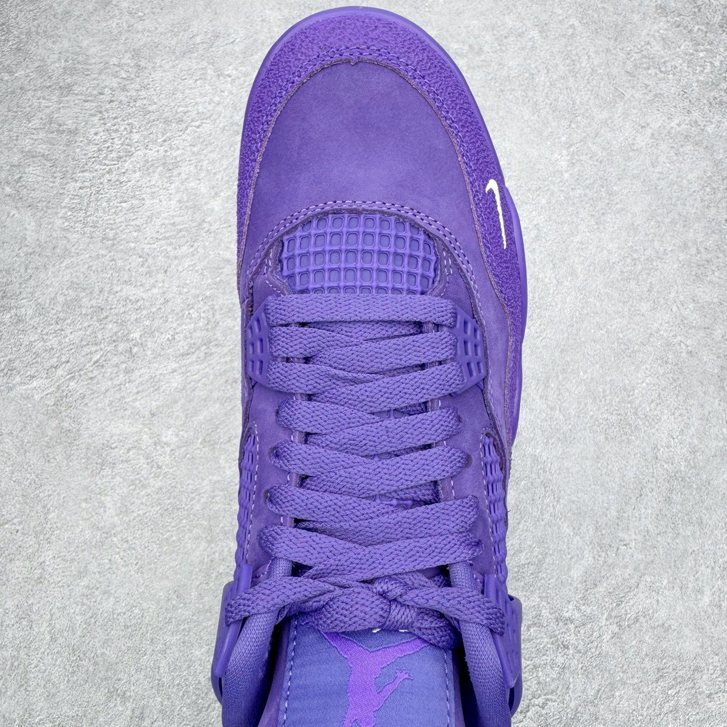 图片[4]-＃GX Nigel Sylvester x Air Jordan AJ4 Retro 联名紫色 货号：HF4340-500 圈内最强四代 独家外贸特供尺码含 45.5 49.5 50.5 耗时半年巨作 全套原纸板楦头开发 原厂特供皮料加持 确保原汁原味 完美呈现四代版型 一比一鞋头弧度高度鞋身弧度 数据细节工艺流程均保持原鞋一致 原厂TPU网格鞋带扣 正确内里网布 菱角分明不变形无多余毛边 柔软性质感一致于原鞋 市场唯一原厂鞋扣模具 背面可见隐藏注塑口 原厂织唛标 原厂飞人电绣工艺 尾指中部跳三针 独家绑鞋带手法 印刷中底布 四线拉帮 米色美纹纸贴合固定 进口港宝加持 后跟自然饱满 全鞋荧光划线卡点 追求极致完美 每一双都是工艺品 多重QC质检 超越公司货的品控标准 实实在在的免检产品 尺码：40 40.5 41 42 42.5 43 44 44.5 45 45.5 46 47.5 48.5 49.5 50.5-选品中心