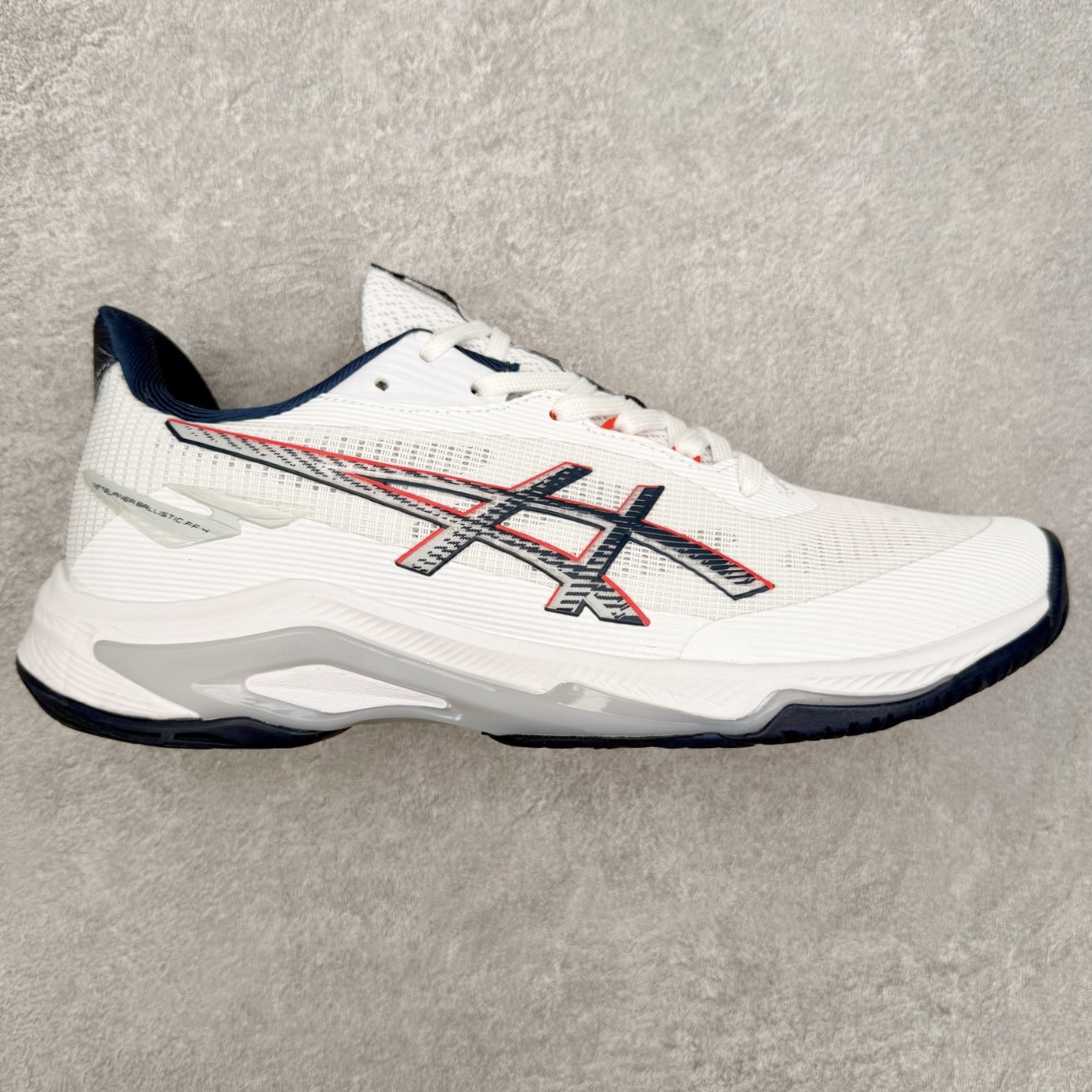 Asics NETBURNER BALLISTIC FF 4 亚瑟士舒适时尚潮流简约减震低帮训练鞋 DYNAWRAP 技术可提升稳定性 FLYTEFOAM 科技打造轻量缓冲组件 FLYTEFOAM Propel 技术鞋垫可提升吸震与回弹效果 TWISSTRUS 技术可提升速度与变向奔跑动作ASICSGRIP 科技可提升在球场上的抓地力 后足 GEL 缓冲科技可提供出色的避震效果AHAR 橡胶可提升耐用性 尺码：35 36 36.5 37 38 38.5 39 40 40.5 41 42 42.5 43 44 45-选品中心