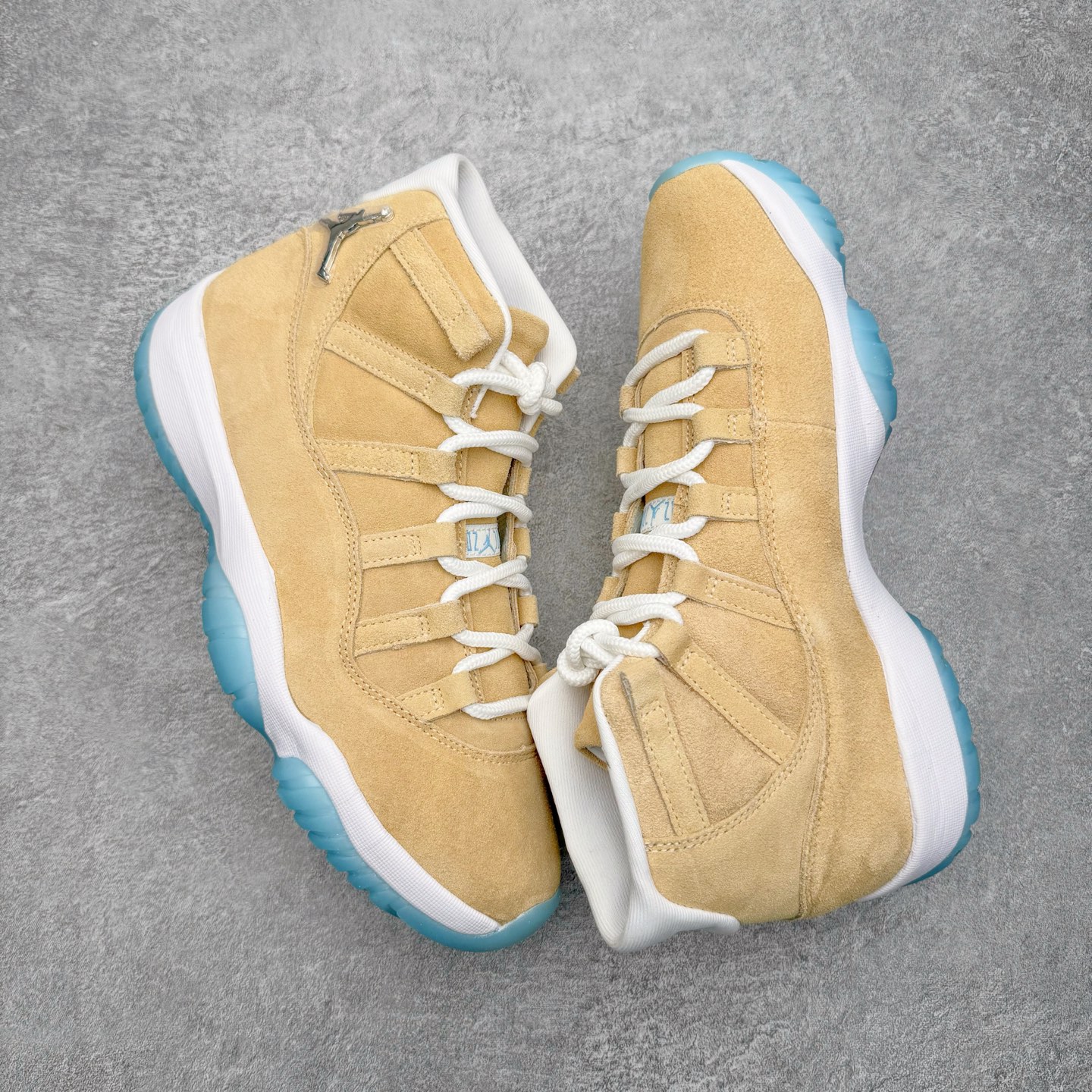 图片[3]-＃KZ神版 Air Jordan AJ11 Retro High 高帮系列 北美限定 休斯顿城 IO8960-707 市场中端王者 耗时半年巨作 全套原纸板楦头开发 确保原汁原味 完美呈现11代版型 此版本只针对中端市场 皮料材质有所更替 其他数据细节工艺流程均保持一致绝不口嗨 细节品控鞋型随意秒杀市面3XX 原楦原档案数据开模打造 原厂中底拉帮钢印 原厂进口漆皮 防冻不开裂 原装鞋撑 水晶大底正确色度色泽 原楦原数据刺绣 原厂车缝走线及对位 毫厘不差 飞人logo采用原数据电脑刺绣 原装正品碳纤维真实碳板 增强抗扭 原内标 原盒标 正确官方原盒 防氧化水晶外底 原厂配套全掌solo气垫 进口港宝加持 后跟自然饱满 全鞋荧光划线卡点 追求极致完美 每一双都是工艺品 多重QC质检 超越公司货的品控标准 实实在在的免检产品 尺码：36 36.5 37.5 38 38.5 39 40 40.5 41 42 42.5 43 44 44.5 45 46 47.5-选品中心