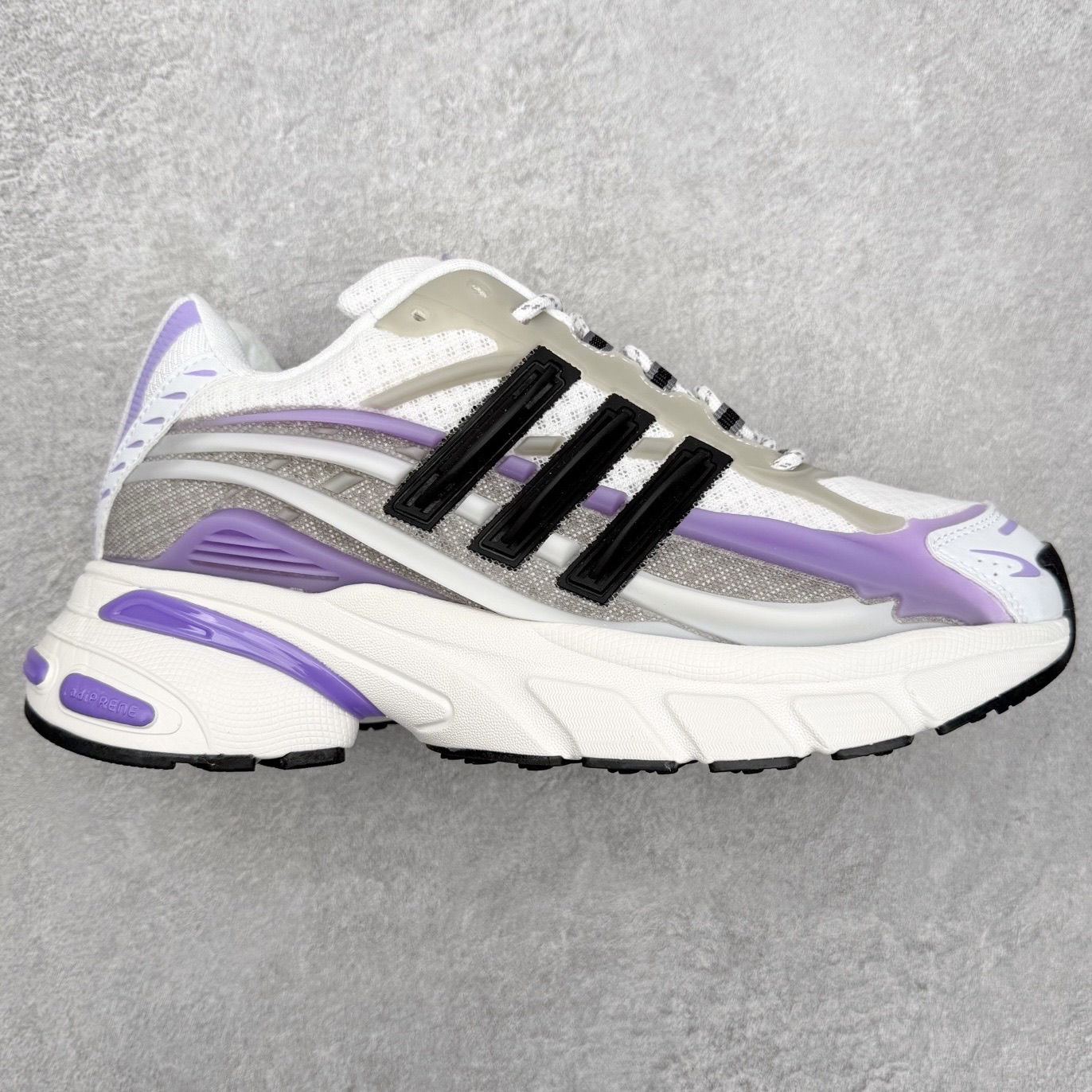 💰280 Pharrell x adidas Adistar Jellyfish 低帮水母复古风老爹鞋 Adistar Cushion联名出的这款复古老爹鞋简直是未来科技感十足 以3D风格焕新演绎标志性三条纹 为造型添上点睛之笔 金属质感视觉效果TPU自带哑光反射 非常的细节 最大的亮点无疑是鞋屁股 大块的tpu包裹 让增高的大底不再突兀 更显腿长脚细 尺码：36 36.5 37 38 38.5 39 40 40.5 41 42 42.5 43 44 44.5 45 46 47
编码：JSby3936020