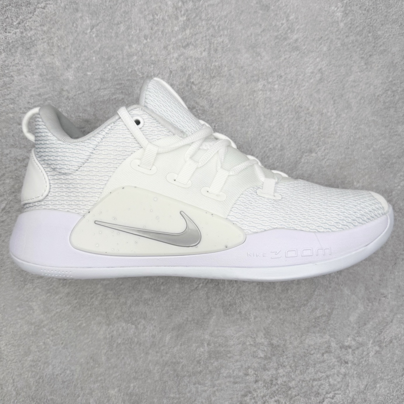 NK Hyperdunk X low TB HD2018 实战篮球鞋 实拍调校N版已经零色差零失真 百分百还原实物色彩所见即所得 不存在货不对板色差等低级问题 选购参考实物拍摄 不混卖不参货 只用心做好货严格选品 承诺混一赔十 尺码：36 36.5 37.5 38 38.5 39 40 40.5 41 42 42.5 43 44 44.5 45 46-选品中心