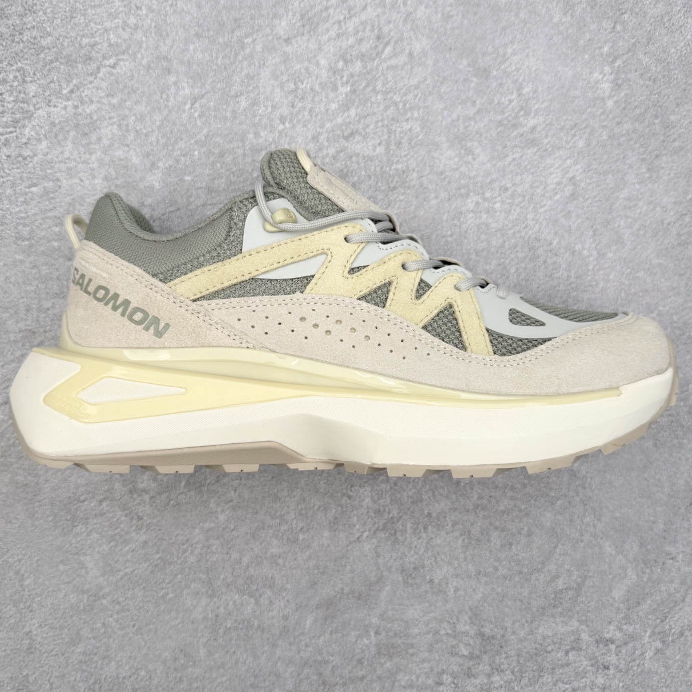 💰300 ＃PK4.0 SALOMON 萨洛蒙 ODYSSEY ELMT LOW舒适百搭减震防滑耐磨低帮休闲越野长跑城市通勤跑步鞋 雷军同款 SALOMON诞生于1947年的法国阿尔卑斯山区，全球知名的户外运动品牌。一直致力于推动滑雪、越野跑等山地运动的发展及产品的进步。其产品设计致力于追求创新和发掘产品的性能极限，帮助喜欢自由的人在山地间不断挑战自我。实拍调校N版已经零色差零失真 百分百还原实物色彩所见即所得 不存在货不对板色差等低级问题 选购参考实物拍摄 不混卖不参货 只用心做好货严格选品 承诺混一赔十 SIZE：36 36.5 37.5 38 38.5 39 40 40.5 41 42 42.5 43 44 44.5 45
编码：by3936050