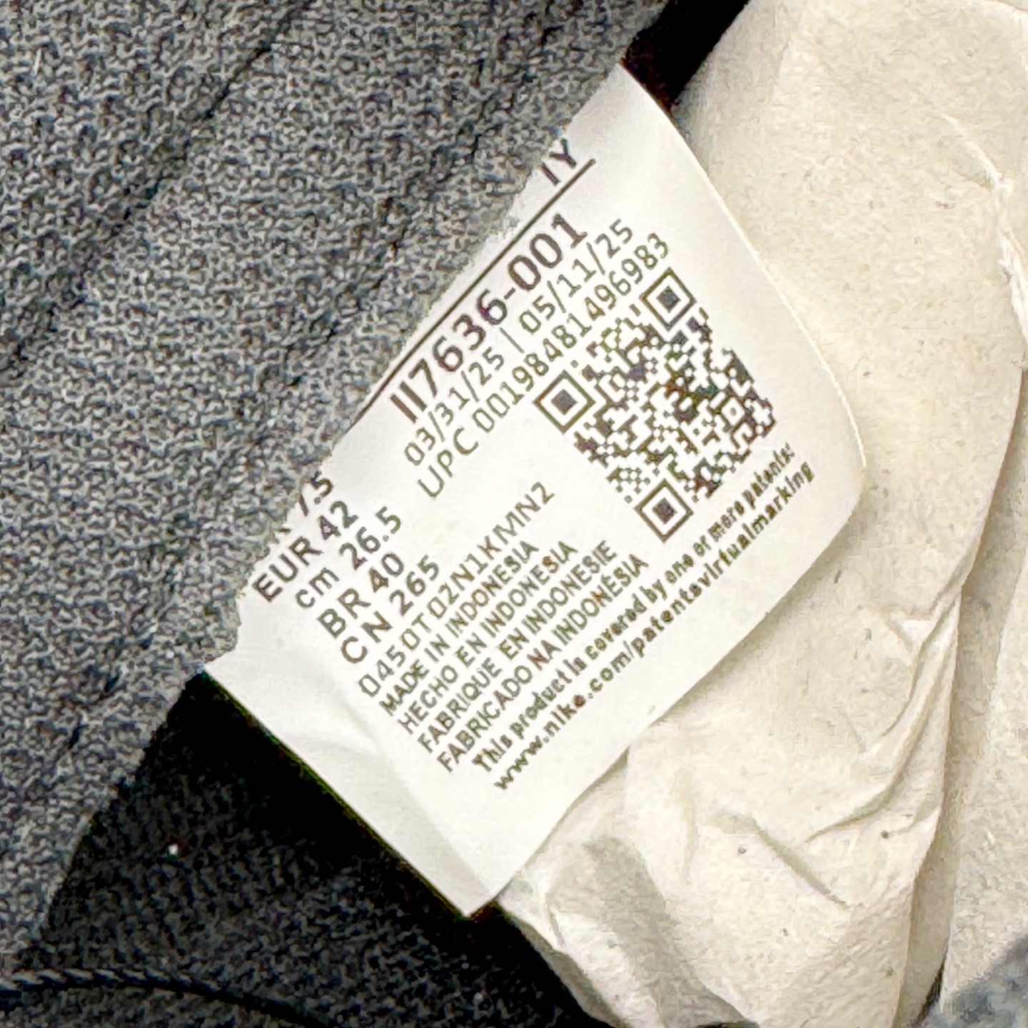 图片[11]-＃YC纯原 NK Dunk Low 黑银 II7636-001 实力大厂出品 新配色陆续开发 利润个位数只为口碑 全套原纸板楦头开发 确保原汁原味 完美呈现DUNK版型 一比一鞋头弧度高度鞋身弧度 此版本只针对中端市场 皮料材质有所更替 其他数据细节工艺流程均保持一致 绝不口嗨 细节品控鞋型随意对比 独家私模官方第六代原厂航空铝磨具打磨大底 鞋头坡度极致还原 无解鞋型 原盒原配 圈内天花板工艺 原厂玻璃冲刀 超高清洁度 全鞋零毛边皮料切割 原厂中底布点胶 中底布拉帮走线遵循公司 尺码：36 36.5 37.5 38 38.5 39 40 40.5 41 42 42.5 43 44 44.5 45 46-选品中心