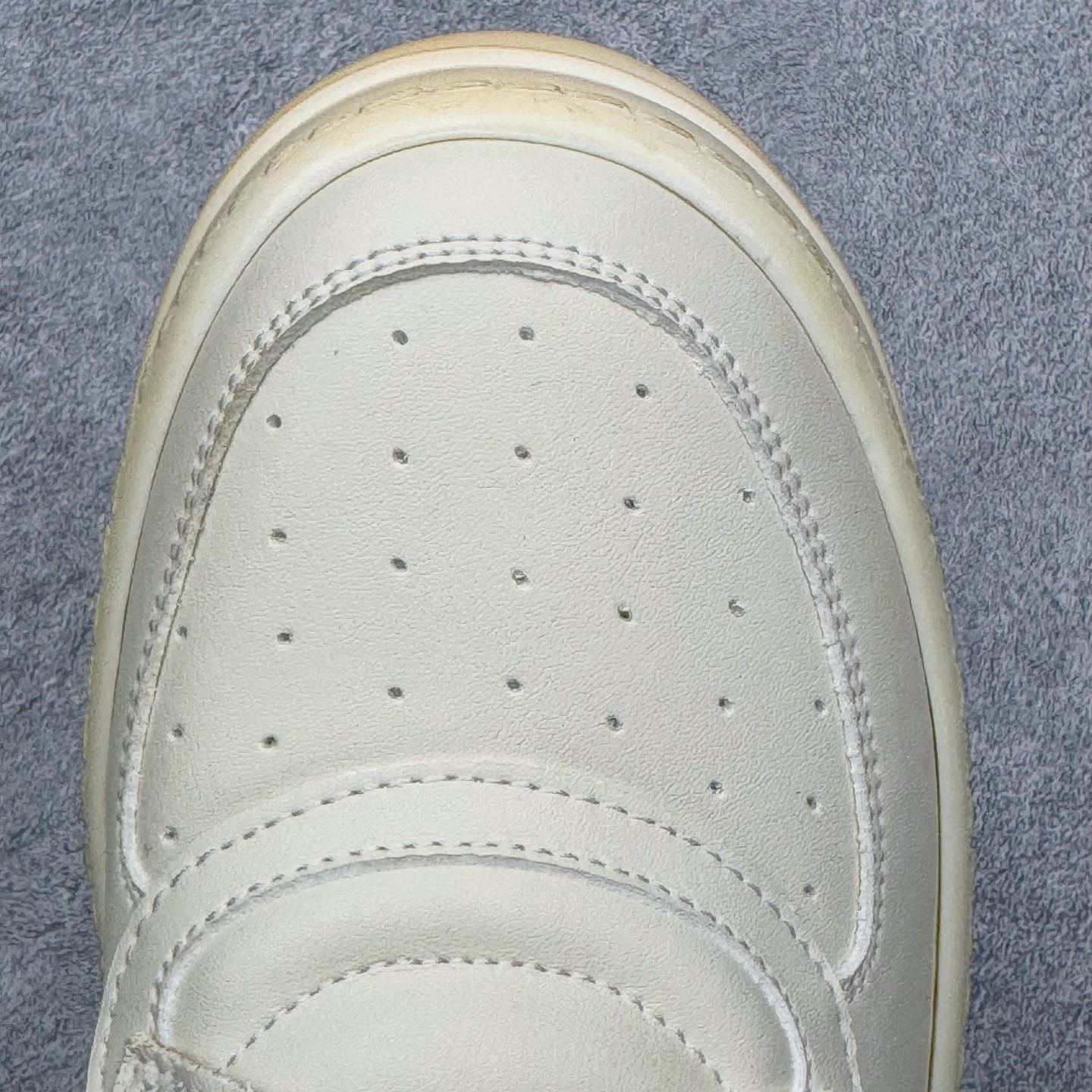 图片[14]-＃DG纯原 Rick Owens Edfu 瑞克·欧文斯高帮皮面时尚运动板鞋 黑白生胶 二级市场已经7K以上 平台客户随意卖四位数 RO广东原厂出品 纯原天花板 原版一比一复刻 冲正绝不翻车 还原度达到百分之98以上 原楦开发纸版版型 ZP拆解原版1：1复模裁片纸版 力求做到0错位 这样才能达到和zp一致的鞋型味道 采用进口cnc数控机床开发对版独家tpu奶香大底 区别于市场所有版本 zp同源全头层粒面小牛皮 达到和zp一致手感 原厂进口细纹布 万邦订购原厂高弹粉红色海绵 内里搭配软质细腻羊皮 TPU高密度大底 软硬度透光度高已经测试和原版一致 尺码：36 37 38 39 40 41 42 43 44 45 46-选品中心