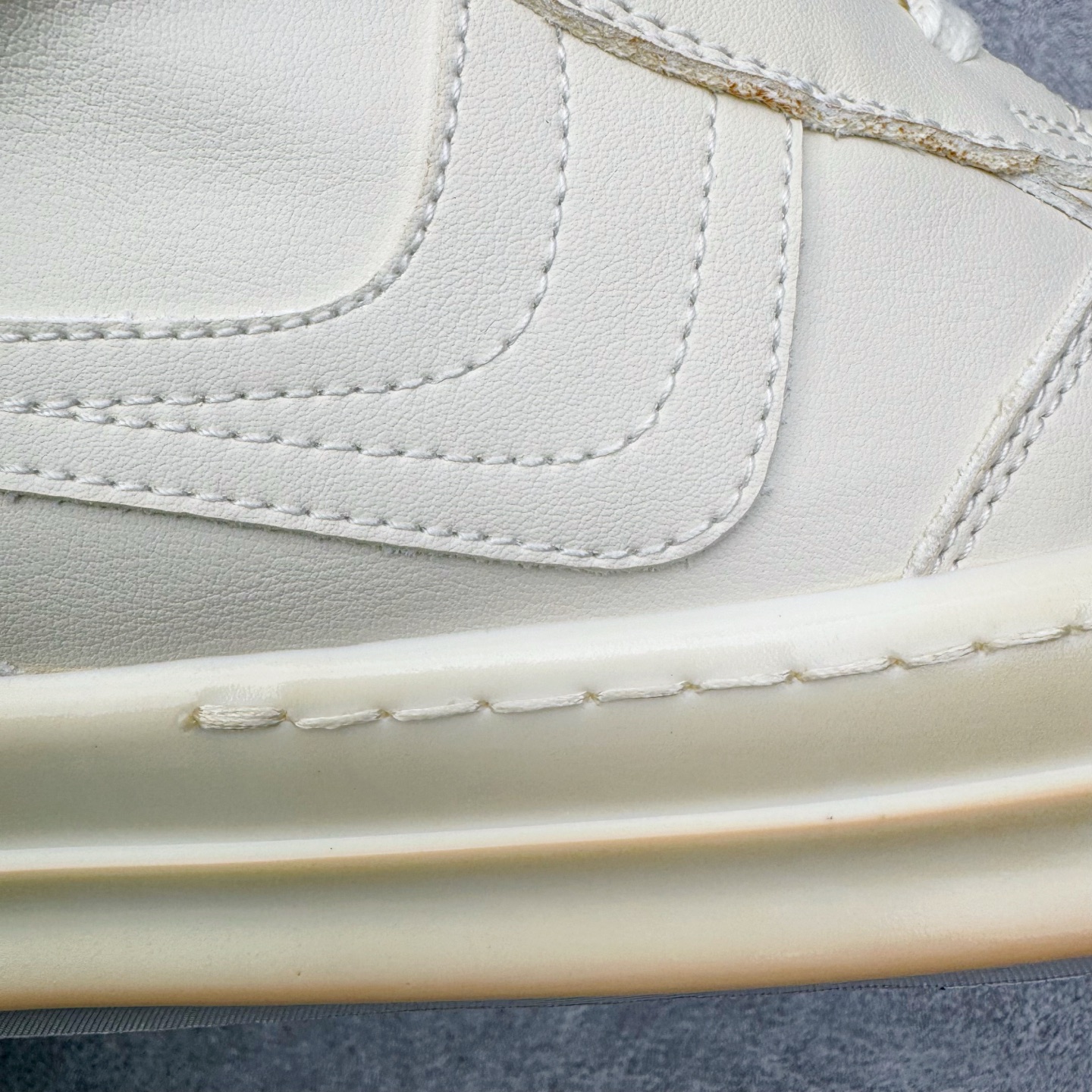 图片[20]-＃DG纯原 Rick Owens Edfu 瑞克·欧文斯高帮皮面时尚运动板鞋 黑白生胶 二级市场已经7K以上 平台客户随意卖四位数 RO广东原厂出品 纯原天花板 原版一比一复刻 冲正绝不翻车 还原度达到百分之98以上 原楦开发纸版版型 ZP拆解原版1：1复模裁片纸版 力求做到0错位 这样才能达到和zp一致的鞋型味道 采用进口cnc数控机床开发对版独家tpu奶香大底 区别于市场所有版本 zp同源全头层粒面小牛皮 达到和zp一致手感 原厂进口细纹布 万邦订购原厂高弹粉红色海绵 内里搭配软质细腻羊皮 TPU高密度大底 软硬度透光度高已经测试和原版一致 尺码：36 37 38 39 40 41 42 43 44 45 46-选品中心