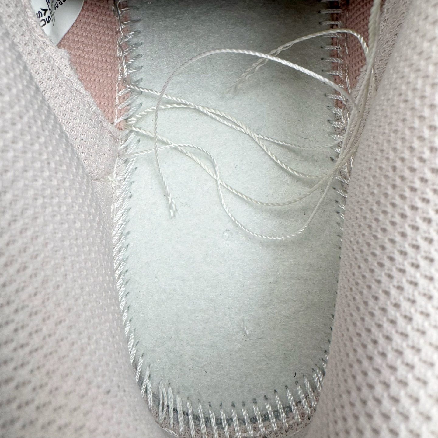 图片[11]-＃YC纯原 NK Dunk Low 柔雾粉 IM6572-602 实力大厂出品 新配色陆续开发 利润个位数只为口碑 全套原纸板楦头开发 确保原汁原味 完美呈现DUNK版型 一比一鞋头弧度高度鞋身弧度 此版本只针对中端市场 皮料材质有所更替 其他数据细节工艺流程均保持一致 绝不口嗨 细节品控鞋型随意对比 独家私模官方第六代原厂航空铝磨具打磨大底 鞋头坡度极致还原 无解鞋型 原盒原配 圈内天花板工艺 原厂玻璃冲刀 超高清洁度 全鞋零毛边皮料切割 原厂中底布点胶 中底布拉帮走线遵循公司 尺码：36 36.5 37.5 38 38.5 39 40 40.5 41 42 42.5 43 44 44.5 45 46-选品中心