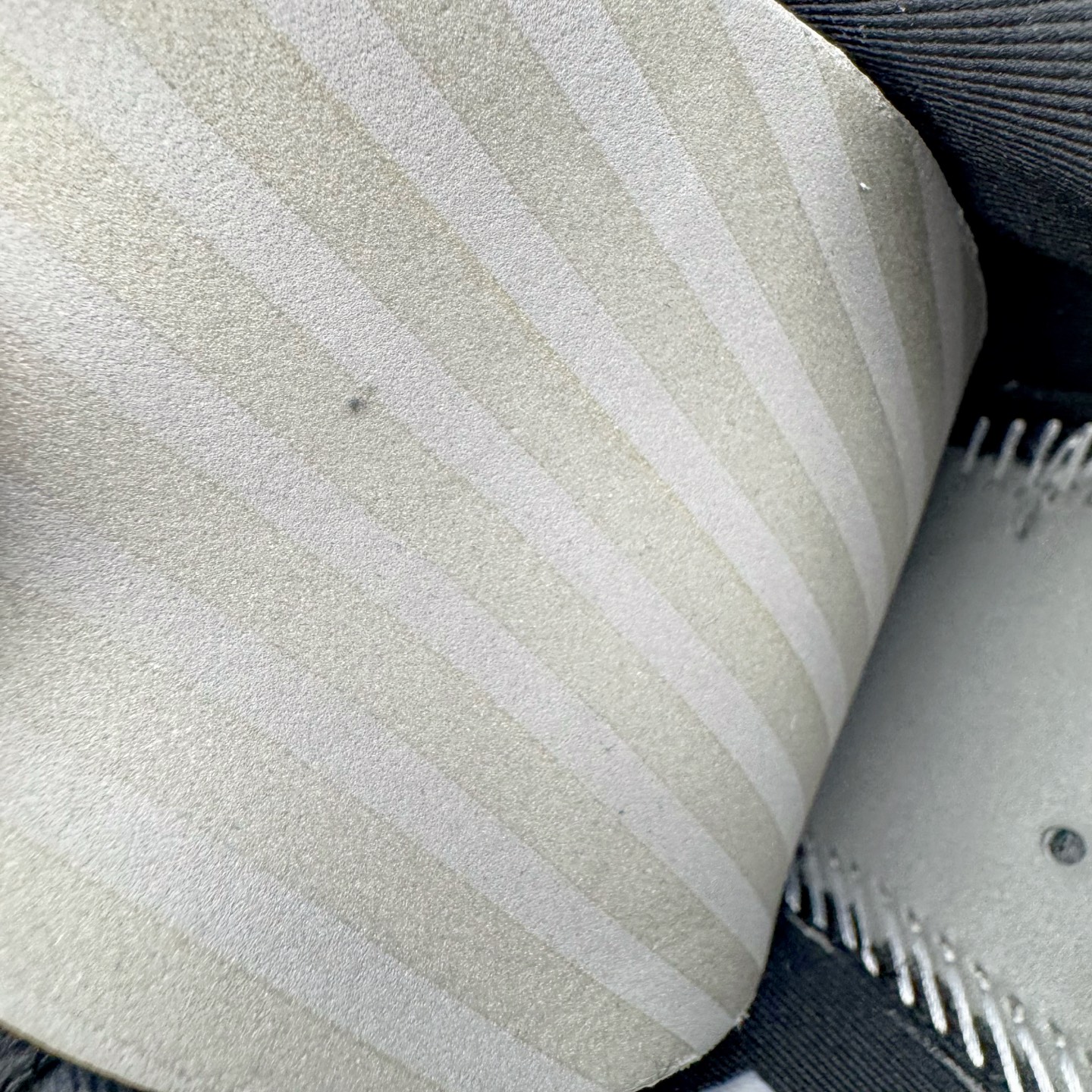 图片[11]-＃灭世/Max NK Ja 3 Scratch EP 莫兰特三代柔软舒适防滑耐磨透气支撑轻便低帮篮球鞋 黑武士 IM0464-001 2024『压轴』后卫实战旗舰 圣枪腰王 重磅革新登场🌪 🔝历时5个月！全力打造 科比➕欧文系列 综合体 ！Pt实战体验天花板上限 再度提高🔝 ✅【顶配缓震】独家革新搭载 前掌5mm TURBO气垫 兼具贴地与缓震！（正品仅长方形小气垫）➕后掌大马蹄14mm厚 气垫 提高后掌缓震极限 （正品后掌无气垫） ✅【顶级抗扭】 搭载硬度65HC 发泡中底框架 ➕高强度中足抗扭片 革新升级 赛事级抗扭水平！独此一家 ✅【顶级支撑】鞋身侧向包裹 双层补强层 200斤以上选手 也可驾驭（正品仅一层）对比市场货品偷工减料 不可同日而语！ ✅气垫气压上脚即可感受！后掌鞋垫掀开可见气垫轮廓（谨防窜货） 鞋底止滑配方 无需磨合 原地起飞🛫 NK年度后卫旗舰 独家革新升级 『口碑源自专业 实力来源于专注』 真灭世纯原 切勿被市场仿冒吊牌挂羊头卖狗肉 尺码：39-46 正码正拍-选品中心