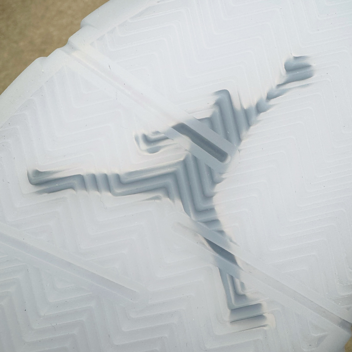 图片[15]-＃Ljr特供 Air Jordan AJ5 OG 狼灰 DD0587-002 全新改良批次 圈内最强倒钩系列 恪守真诚 承诺混一赔十 高端零售裸鞋圈特供批次 SZ原厂全套原楦原纸板冲刀磨具开发 原厂皮料加持 原厂港宝加持定型后跟R度完美 同源原厂电绣 飞翼针数密度立体效果一致 百分百一致原鞋 原厂拉帮工艺 针距密度一致 后跟弧度收口自然不对折 极致一眼正品既视感 进口玻璃冲刀皮料裁剪零毛边 全鞋电脑针车工艺 品控清洁度最高QC检验标准 免检产品 原厂订购鞋盒、鞋标、防尘纸、鞋撑、鞋带 追求极致的原厂味道 尺码：40.5 41 42 42.5 43 44 44.5 45 45.5 46 47.5 48.5-选品中心