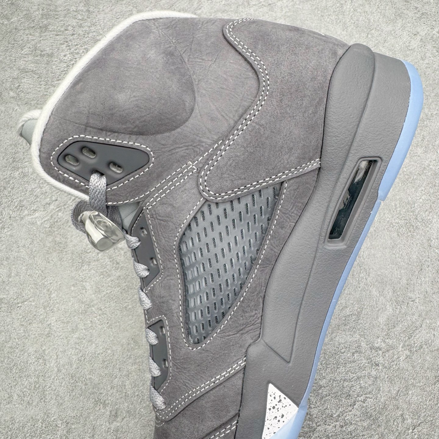 图片[7]-＃Ljr特供 Air Jordan AJ5 OG 狼灰 DD0587-002 全新改良批次 圈内最强倒钩系列 恪守真诚 承诺混一赔十 高端零售裸鞋圈特供批次 SZ原厂全套原楦原纸板冲刀磨具开发 原厂皮料加持 原厂港宝加持定型后跟R度完美 同源原厂电绣 飞翼针数密度立体效果一致 百分百一致原鞋 原厂拉帮工艺 针距密度一致 后跟弧度收口自然不对折 极致一眼正品既视感 进口玻璃冲刀皮料裁剪零毛边 全鞋电脑针车工艺 品控清洁度最高QC检验标准 免检产品 原厂订购鞋盒、鞋标、防尘纸、鞋撑、鞋带 追求极致的原厂味道 尺码：40.5 41 42 42.5 43 44 44.5 45 45.5 46 47.5 48.5-选品中心