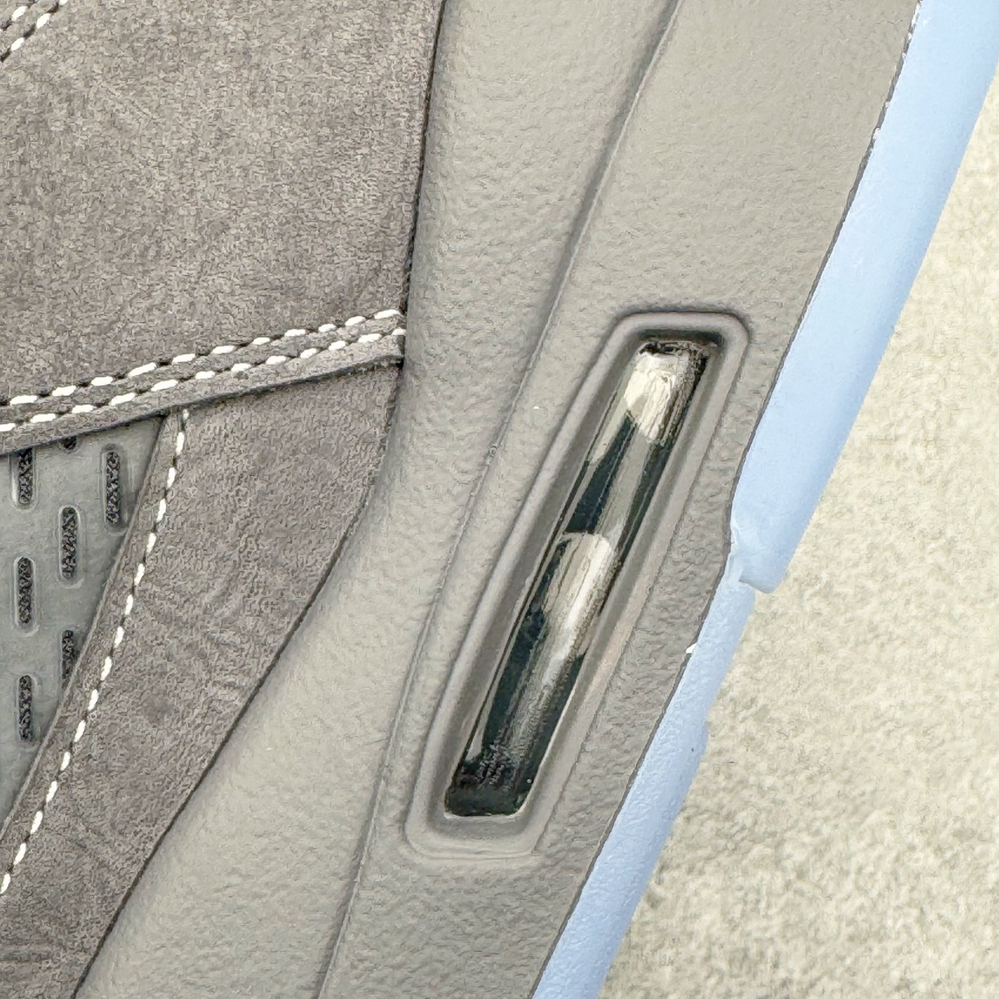 图片[21]-＃Ljr特供 Air Jordan AJ5 OG 狼灰 DD0587-002 全新改良批次 圈内最强倒钩系列 恪守真诚 承诺混一赔十 高端零售裸鞋圈特供批次 SZ原厂全套原楦原纸板冲刀磨具开发 原厂皮料加持 原厂港宝加持定型后跟R度完美 同源原厂电绣 飞翼针数密度立体效果一致 百分百一致原鞋 原厂拉帮工艺 针距密度一致 后跟弧度收口自然不对折 极致一眼正品既视感 进口玻璃冲刀皮料裁剪零毛边 全鞋电脑针车工艺 品控清洁度最高QC检验标准 免检产品 原厂订购鞋盒、鞋标、防尘纸、鞋撑、鞋带 追求极致的原厂味道 尺码：40.5 41 42 42.5 43 44 44.5 45 45.5 46 47.5 48.5-选品中心