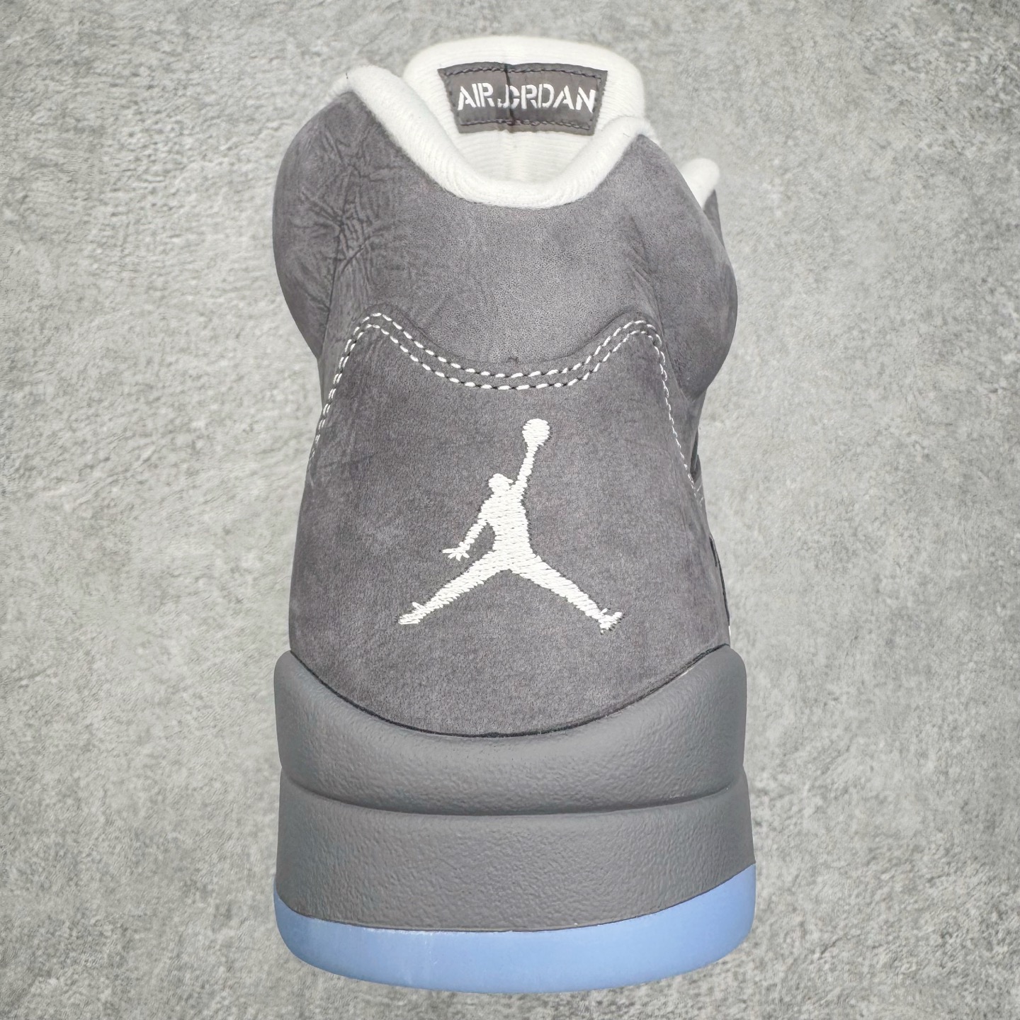 图片[8]-＃Ljr特供 Air Jordan AJ5 OG 狼灰 DD0587-002 全新改良批次 圈内最强倒钩系列 恪守真诚 承诺混一赔十 高端零售裸鞋圈特供批次 SZ原厂全套原楦原纸板冲刀磨具开发 原厂皮料加持 原厂港宝加持定型后跟R度完美 同源原厂电绣 飞翼针数密度立体效果一致 百分百一致原鞋 原厂拉帮工艺 针距密度一致 后跟弧度收口自然不对折 极致一眼正品既视感 进口玻璃冲刀皮料裁剪零毛边 全鞋电脑针车工艺 品控清洁度最高QC检验标准 免检产品 原厂订购鞋盒、鞋标、防尘纸、鞋撑、鞋带 追求极致的原厂味道 尺码：40.5 41 42 42.5 43 44 44.5 45 45.5 46 47.5 48.5-选品中心