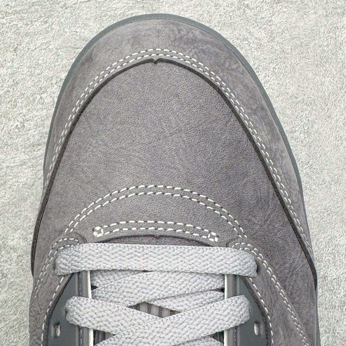 图片[19]-＃Ljr特供 Air Jordan AJ5 OG 狼灰 DD0587-002 全新改良批次 圈内最强倒钩系列 恪守真诚 承诺混一赔十 高端零售裸鞋圈特供批次 SZ原厂全套原楦原纸板冲刀磨具开发 原厂皮料加持 原厂港宝加持定型后跟R度完美 同源原厂电绣 飞翼针数密度立体效果一致 百分百一致原鞋 原厂拉帮工艺 针距密度一致 后跟弧度收口自然不对折 极致一眼正品既视感 进口玻璃冲刀皮料裁剪零毛边 全鞋电脑针车工艺 品控清洁度最高QC检验标准 免检产品 原厂订购鞋盒、鞋标、防尘纸、鞋撑、鞋带 追求极致的原厂味道 尺码：40.5 41 42 42.5 43 44 44.5 45 45.5 46 47.5 48.5-选品中心